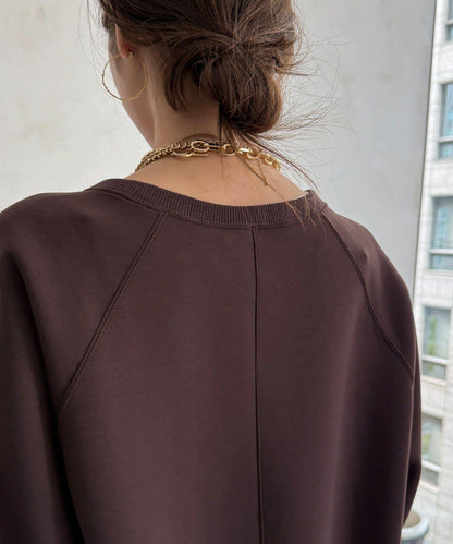 袖口羅紋箱型Logo上衣