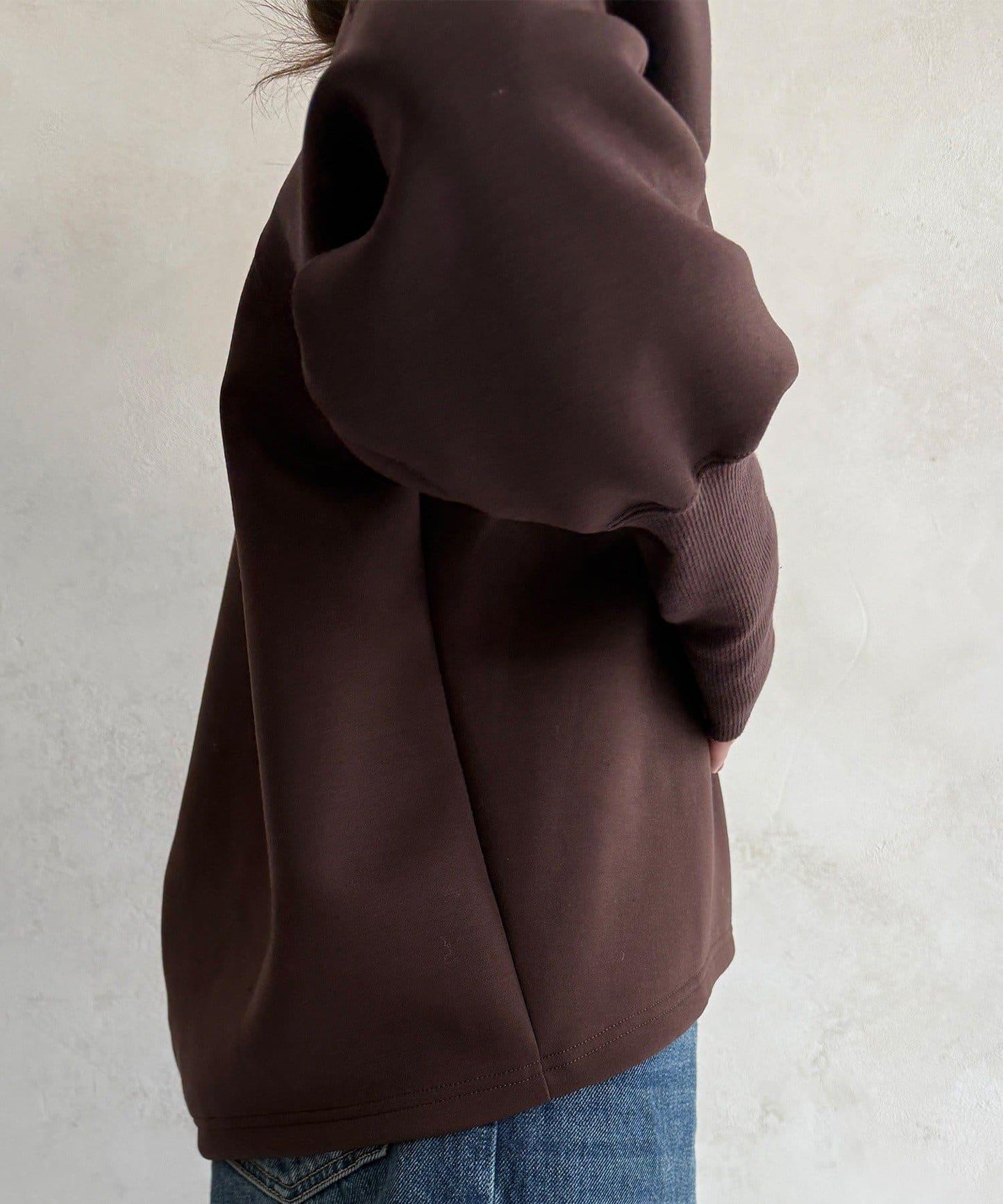 袖口羅紋箱型Logo上衣