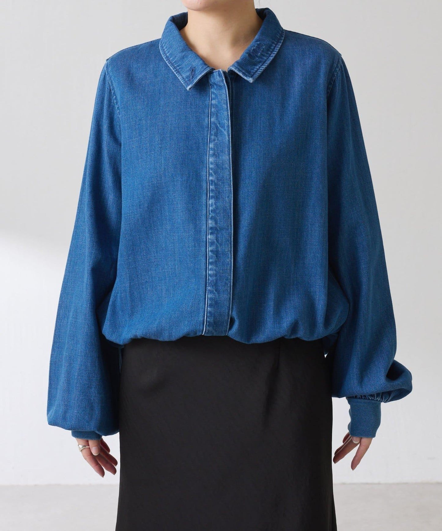 【可自由搭配】Q.anos 抽繩立領牛仔襯衫