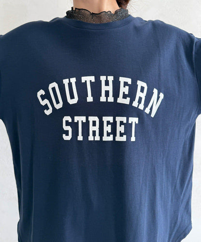 植絨字母疊穿上衣