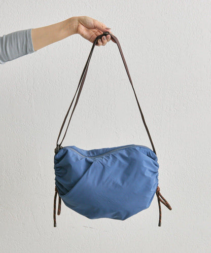 防潑水/超輕量300g抽繩單肩包