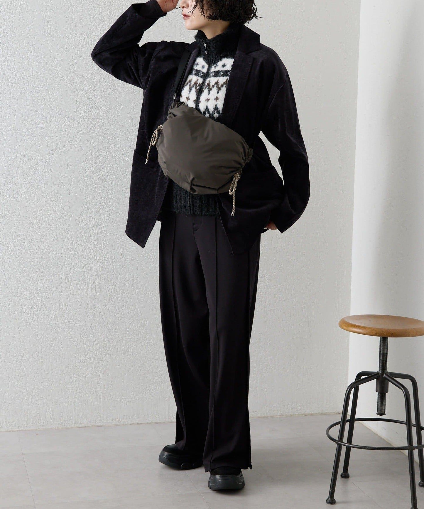 防潑水/超輕量300g抽繩單肩包