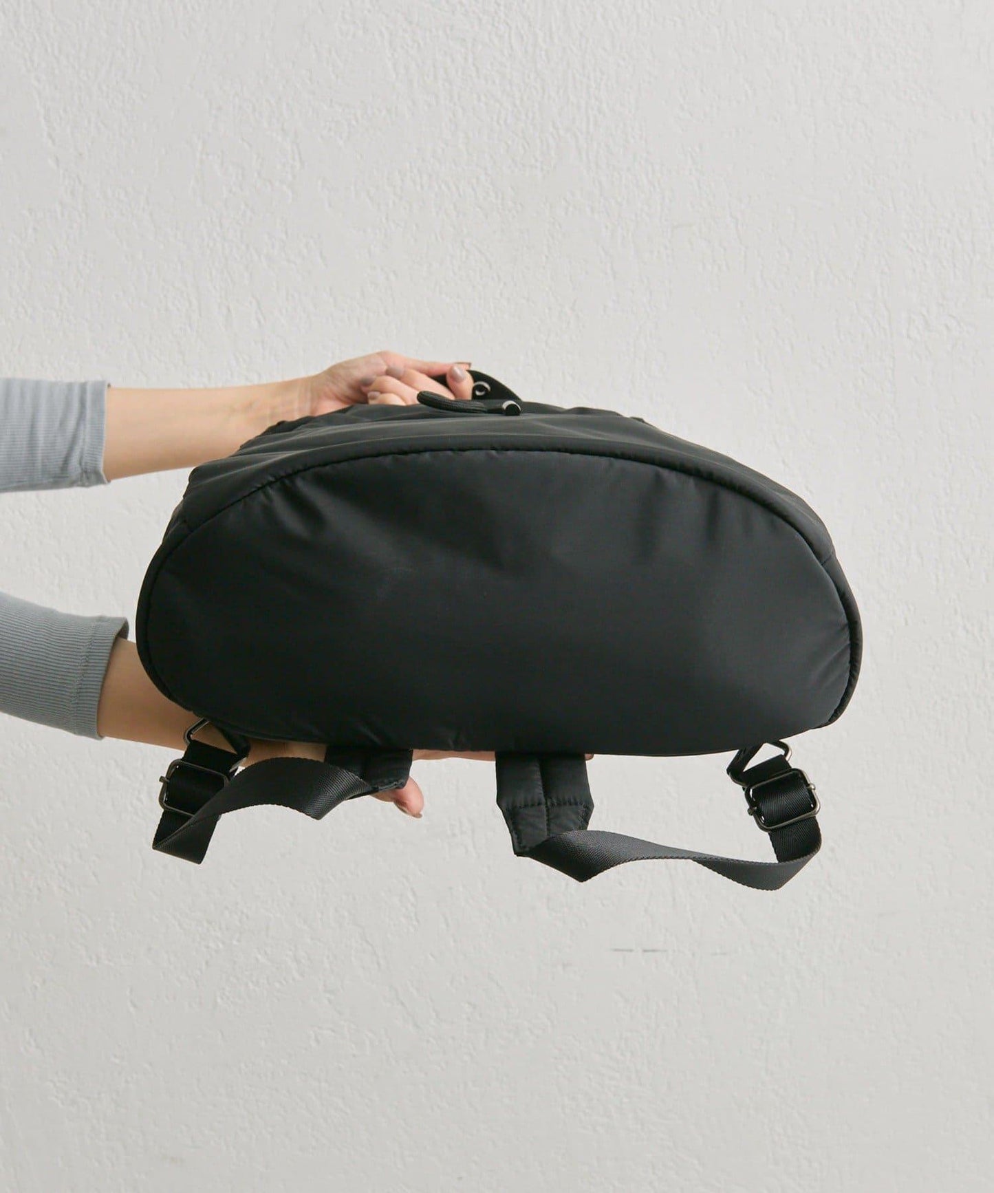 防潑水/A4尺寸兼容抽繩雙肩包