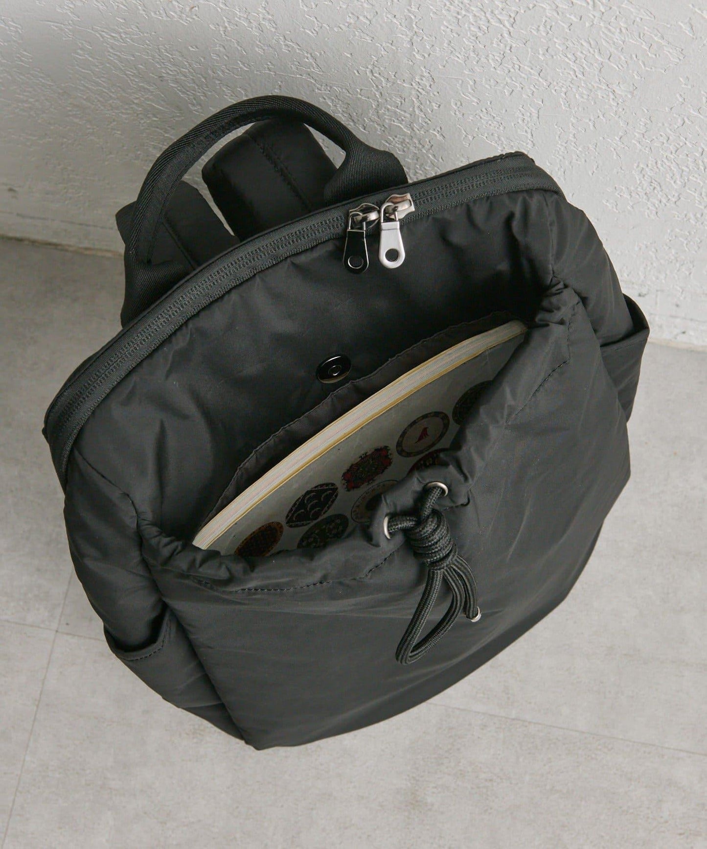 防潑水/A4尺寸兼容抽繩雙肩包