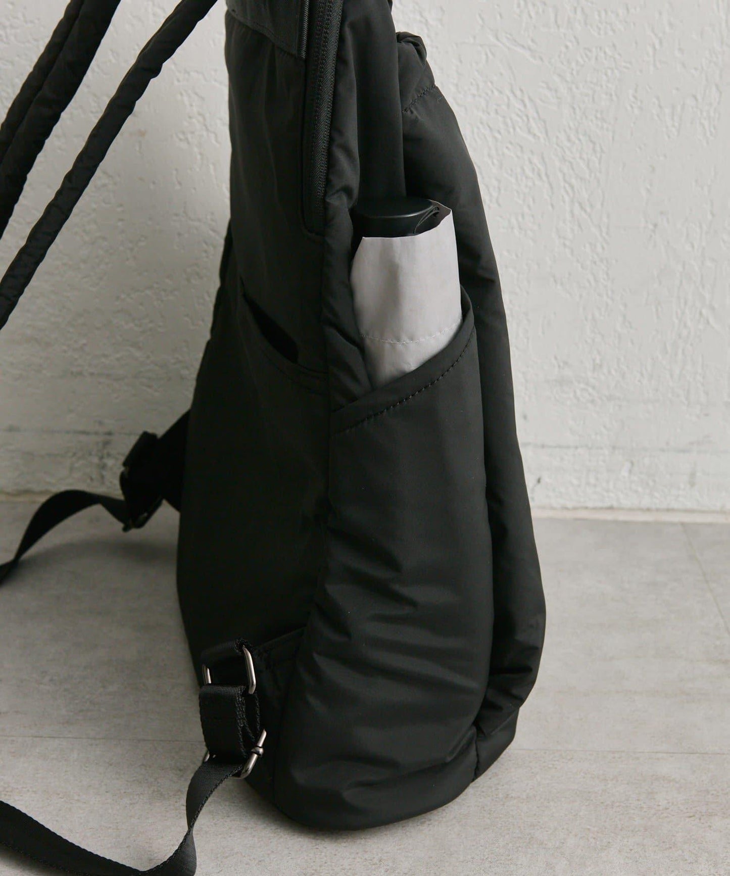 防潑水/A4尺寸兼容抽繩雙肩包