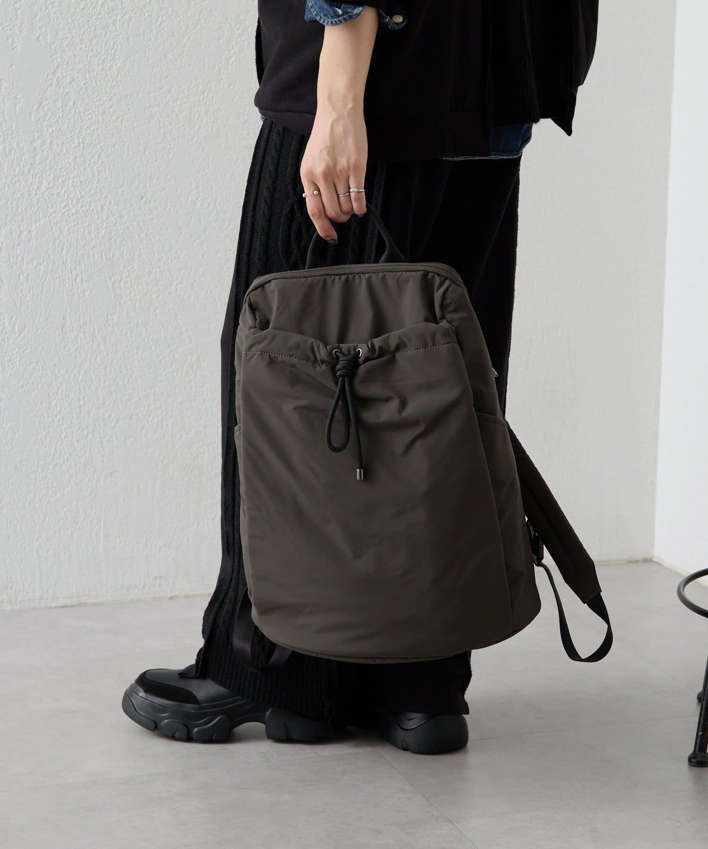 防潑水/A4尺寸兼容抽繩雙肩包