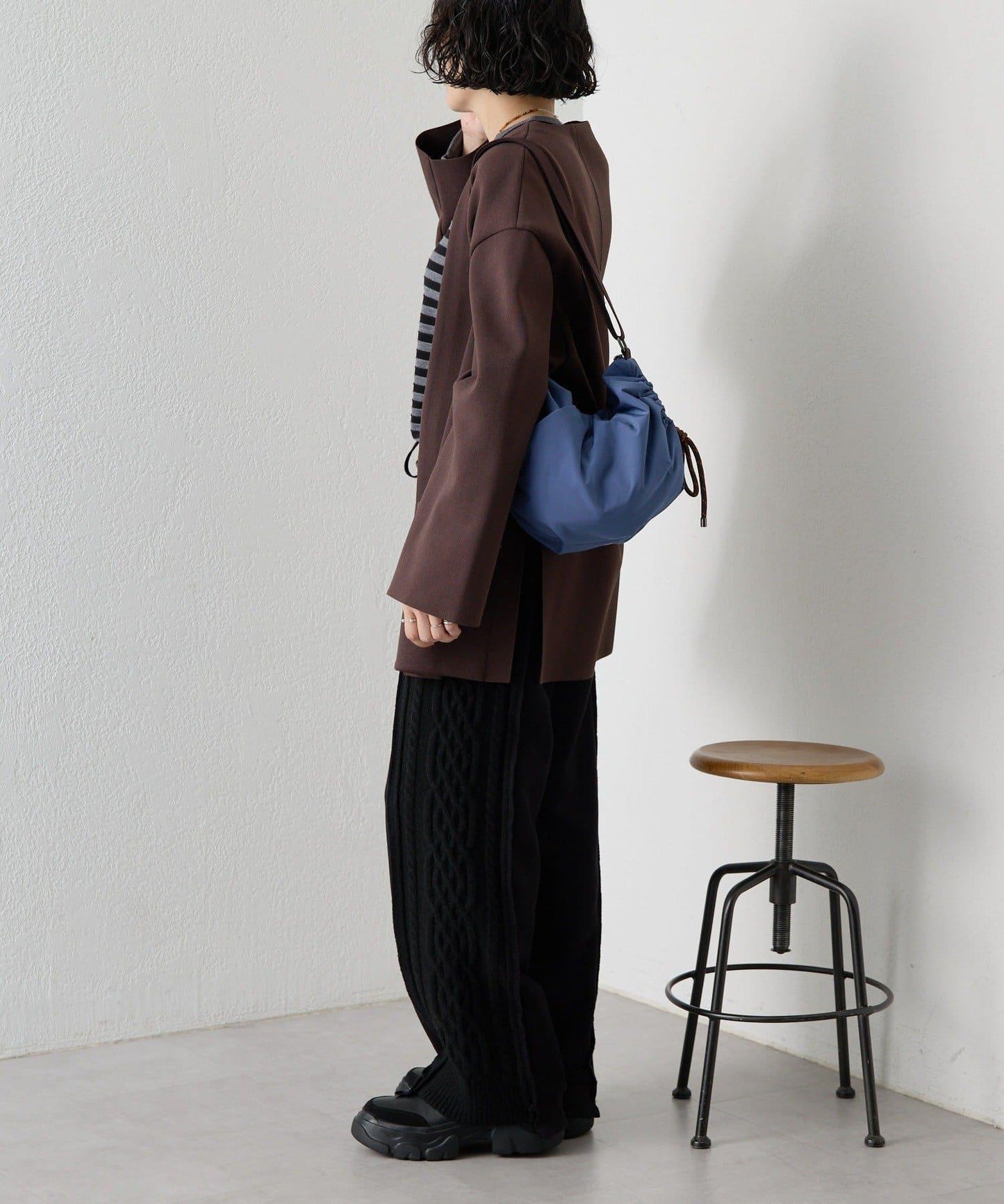 防潑水/超輕量300g抽繩單肩包