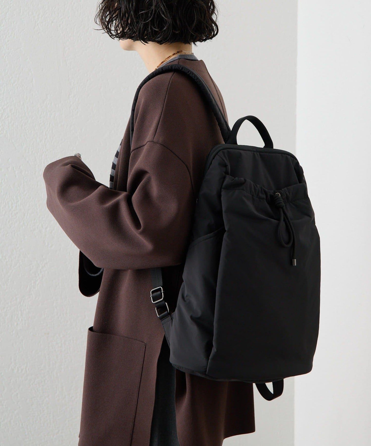 防潑水/A4尺寸兼容抽繩雙肩包