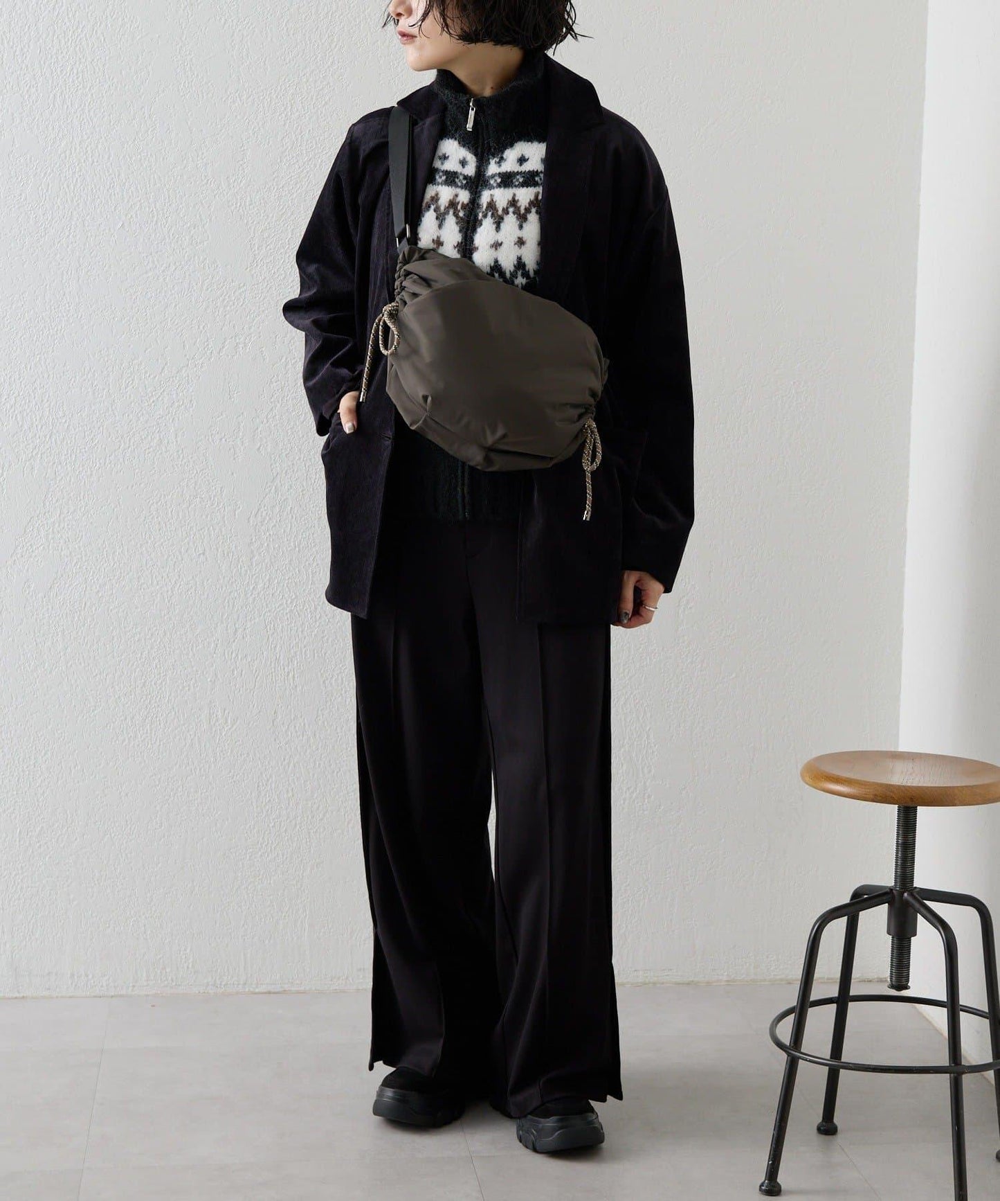 防潑水/超輕量300g抽繩單肩包