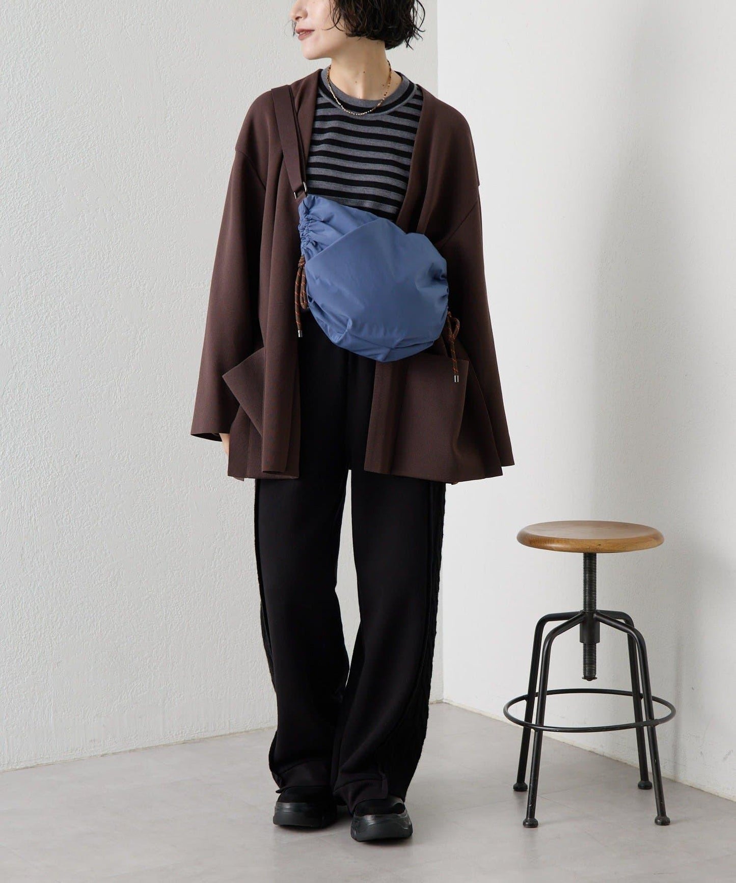 防潑水/超輕量300g抽繩單肩包