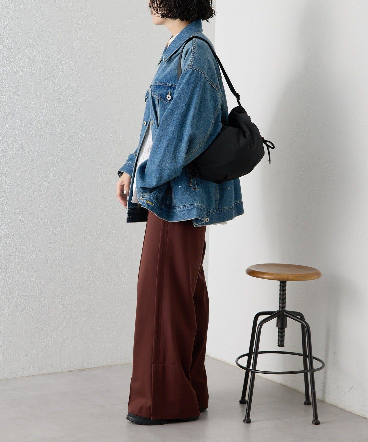 防潑水/超輕量300g抽繩單肩包