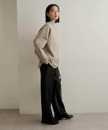 緞面斜裁休閒褲