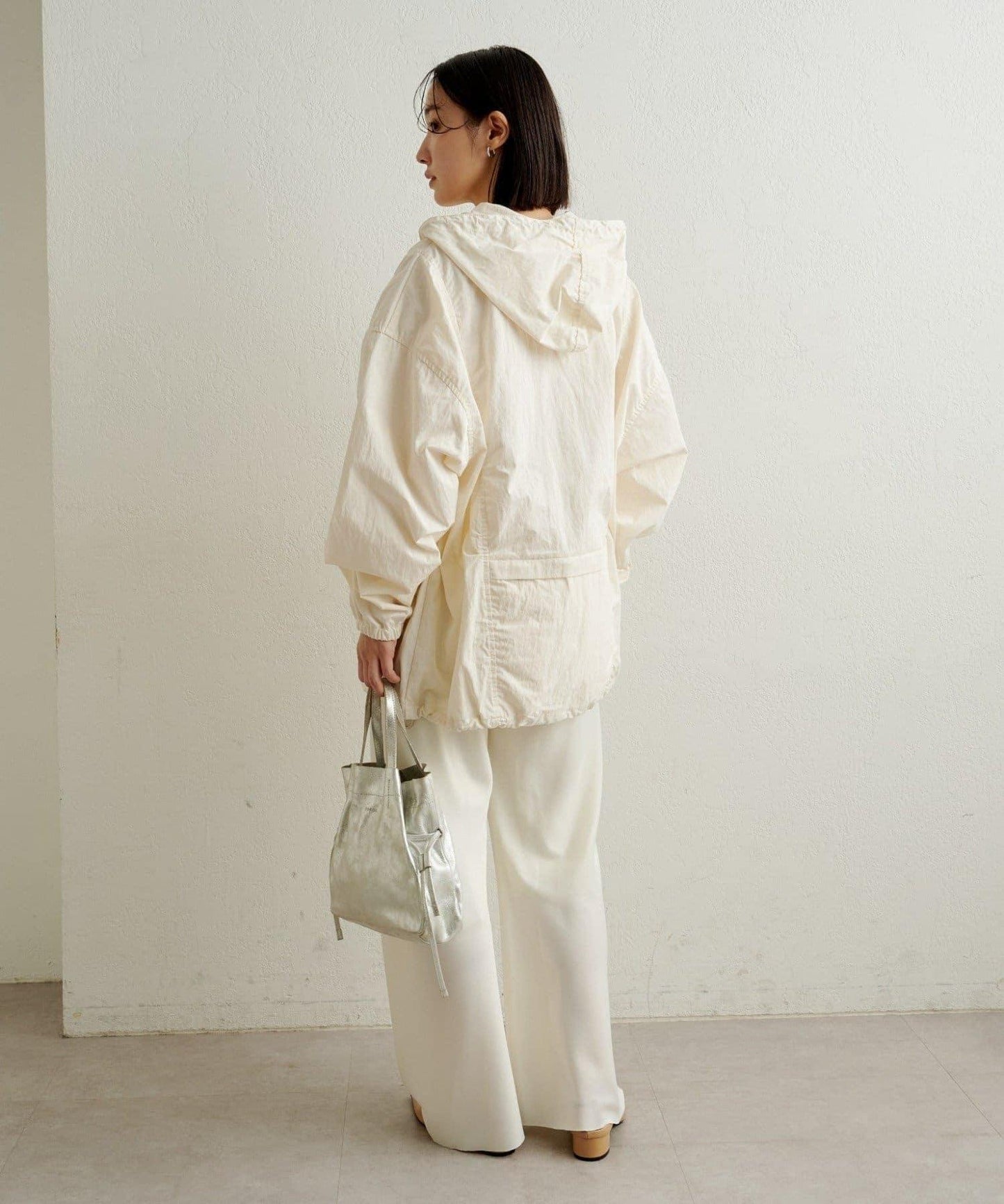 緞面斜裁休閒褲