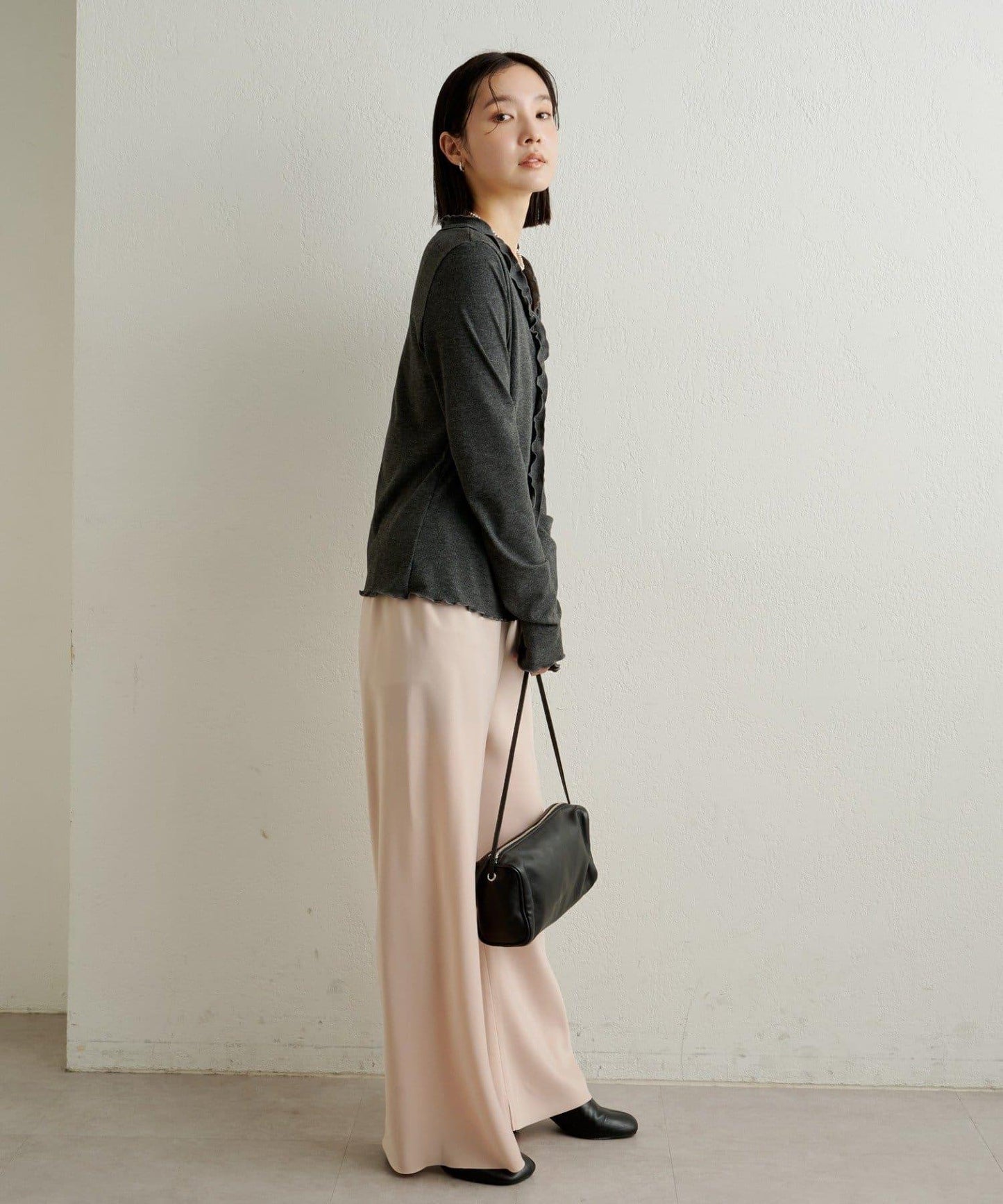 緞面斜裁休閒褲