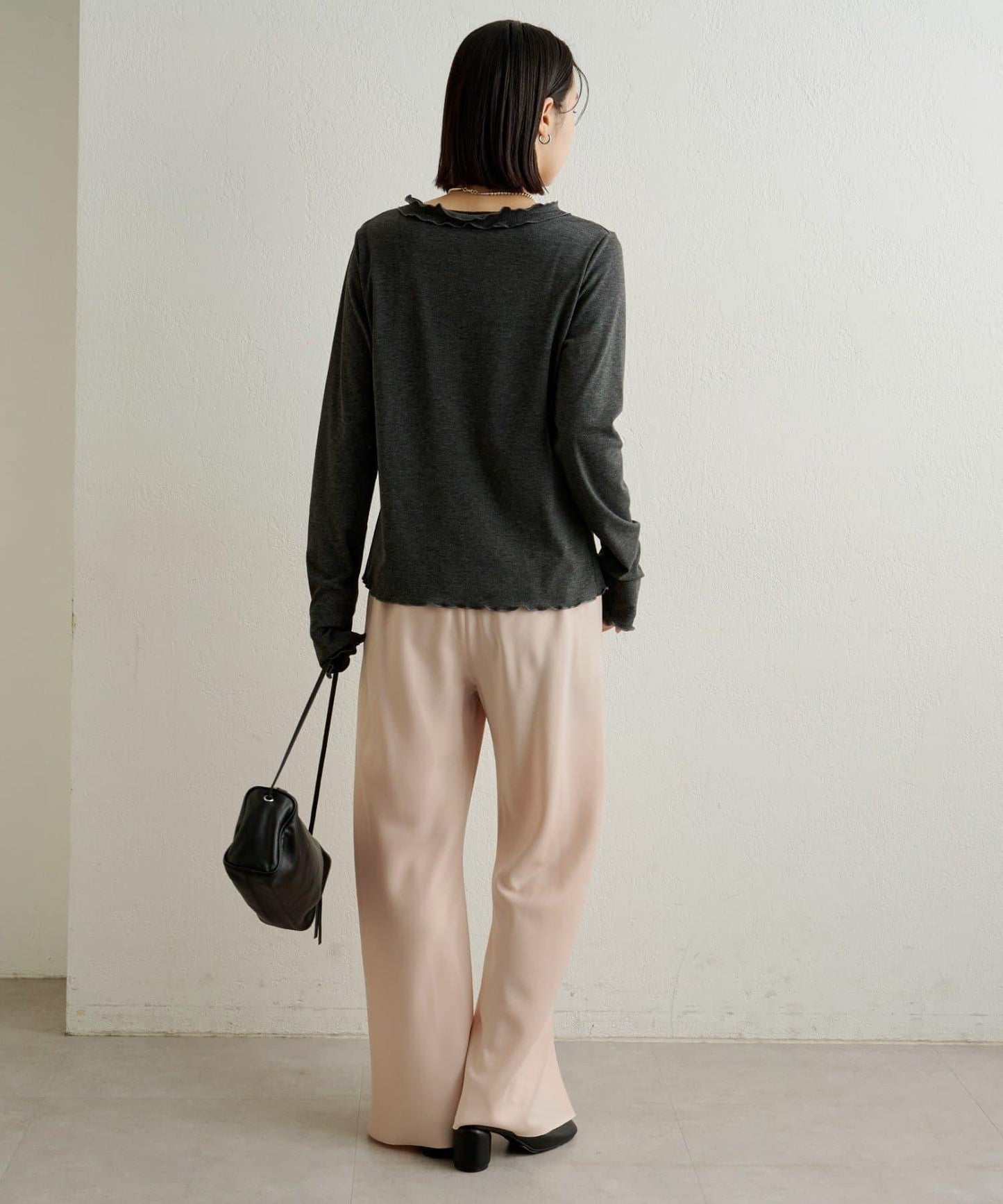 緞面斜裁休閒褲