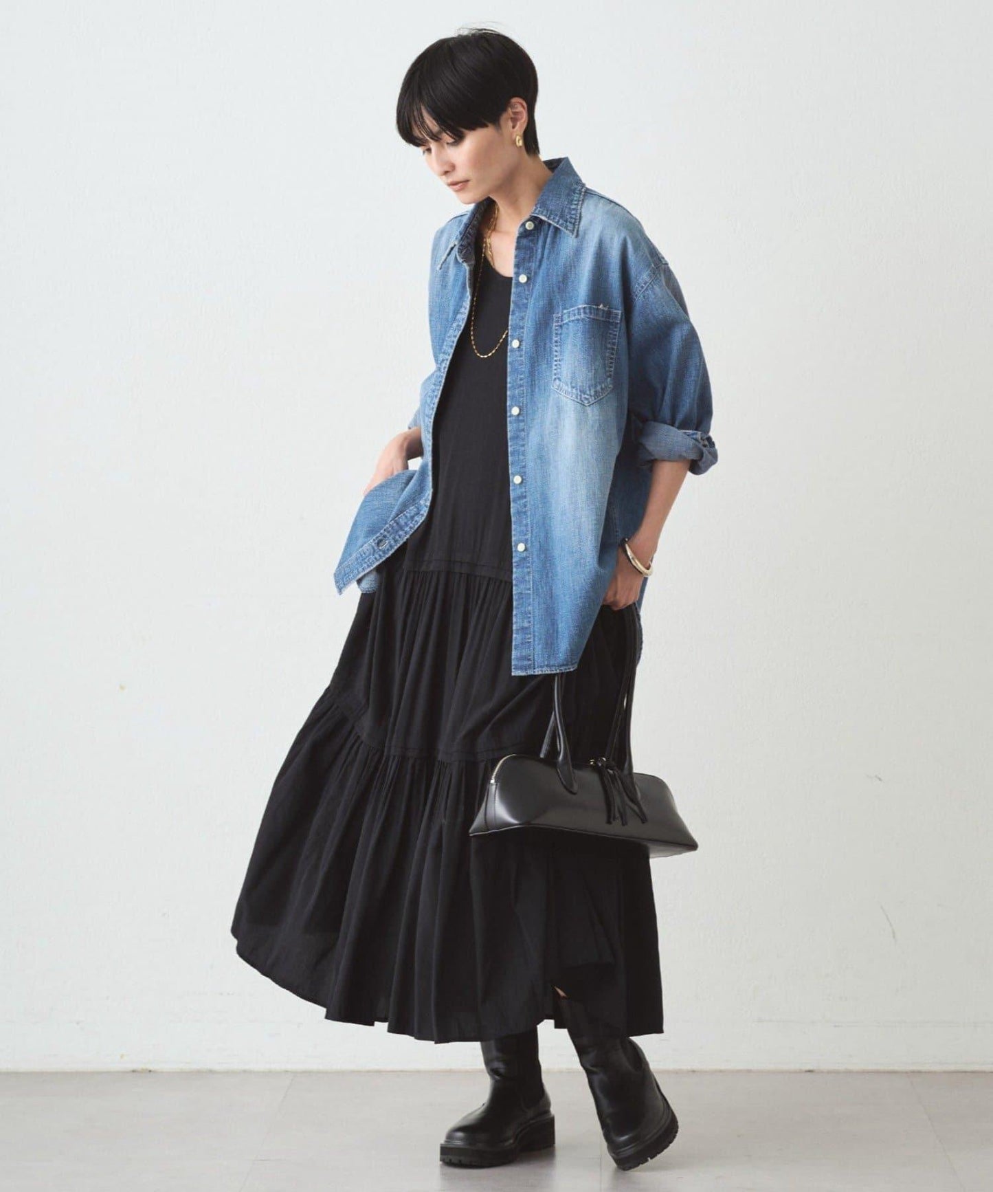 緞面多層吊帶連衣裙