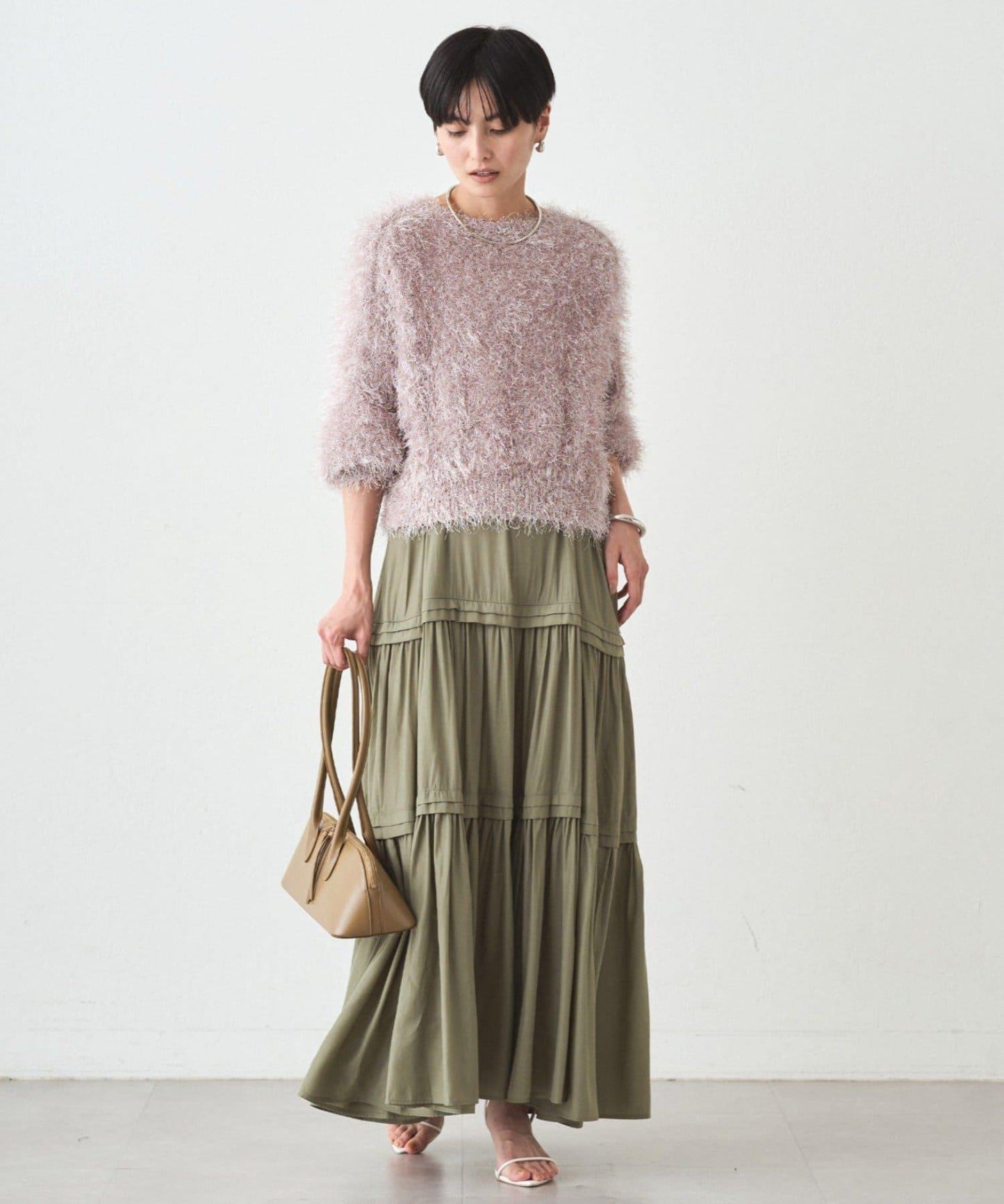 緞面多層吊帶連衣裙