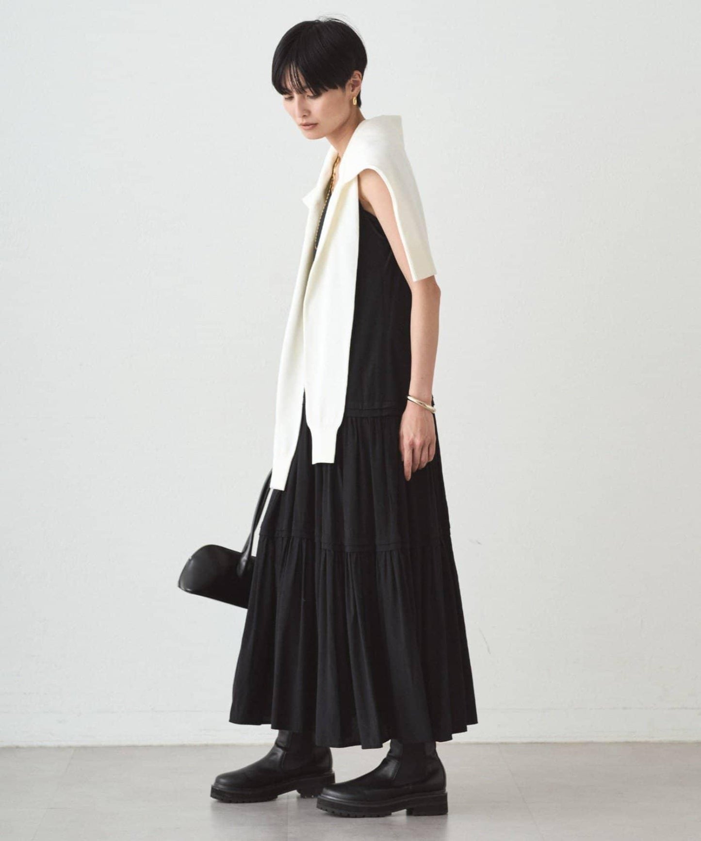 緞面多層吊帶連衣裙