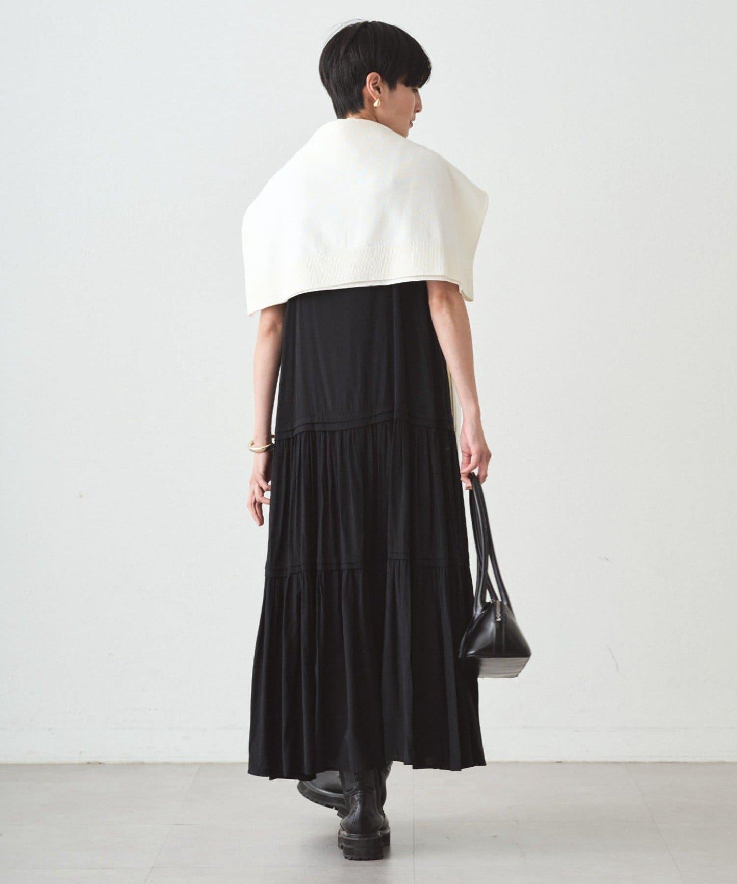 緞面多層吊帶連衣裙