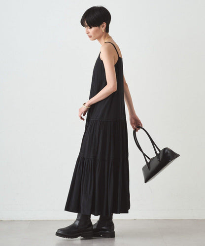 緞面多層吊帶連衣裙