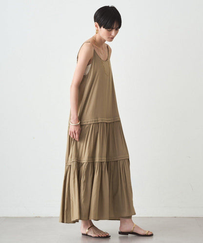 緞面多層吊帶連衣裙