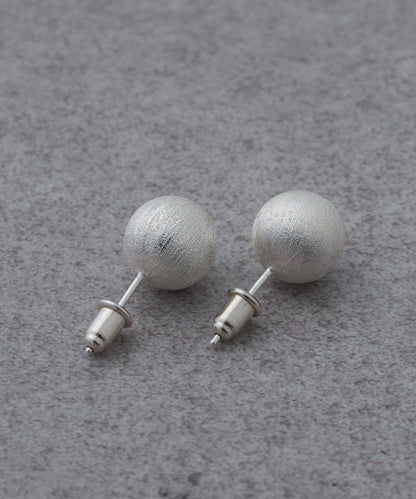 金屬圓球鉚釘耳環