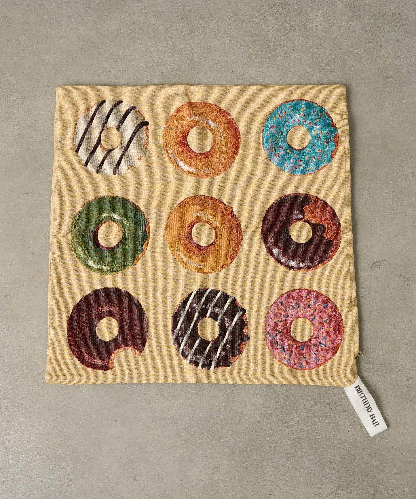 B-DAY DONUTS 靠墊套