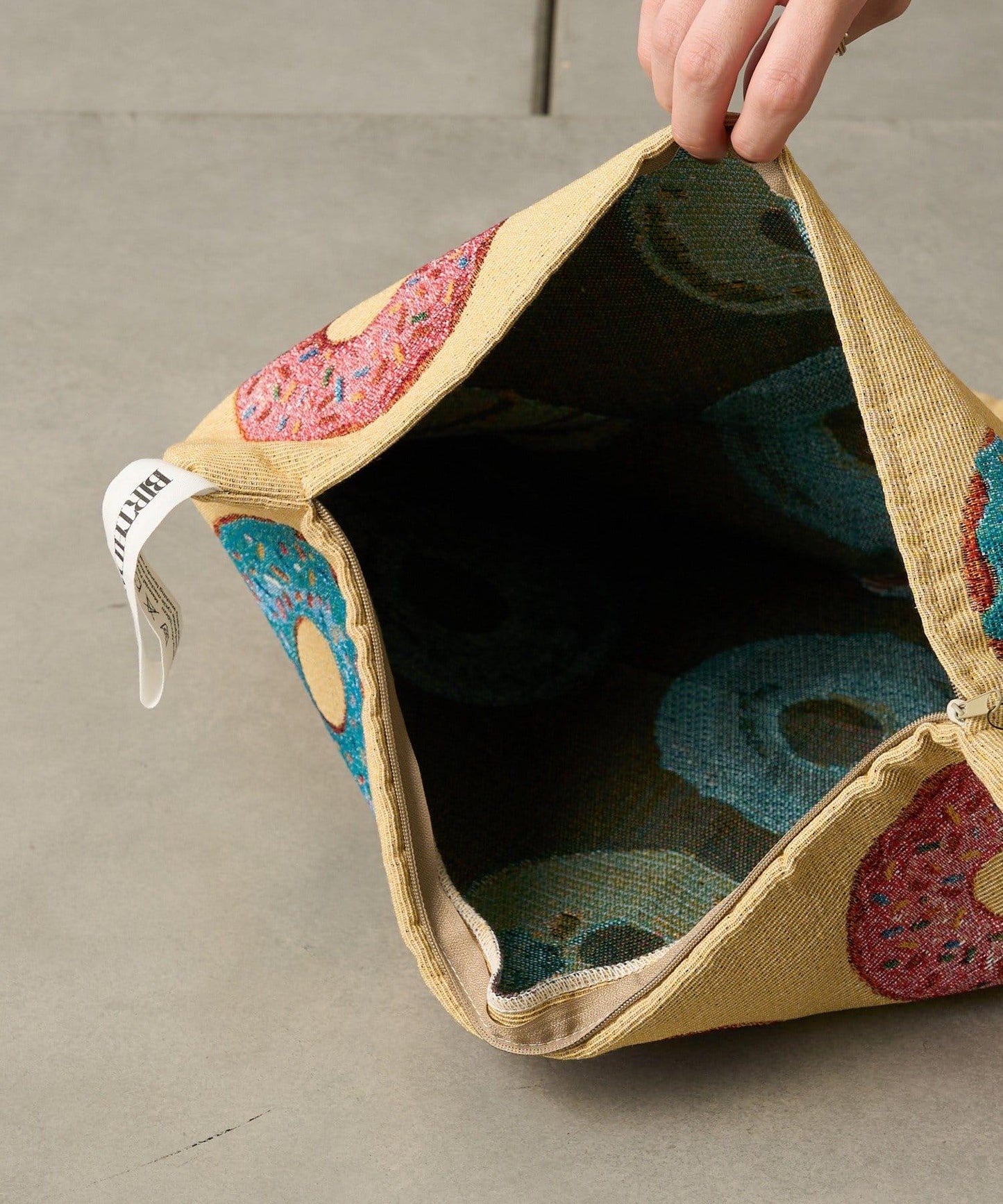 B-DAY DONUTS 靠墊套