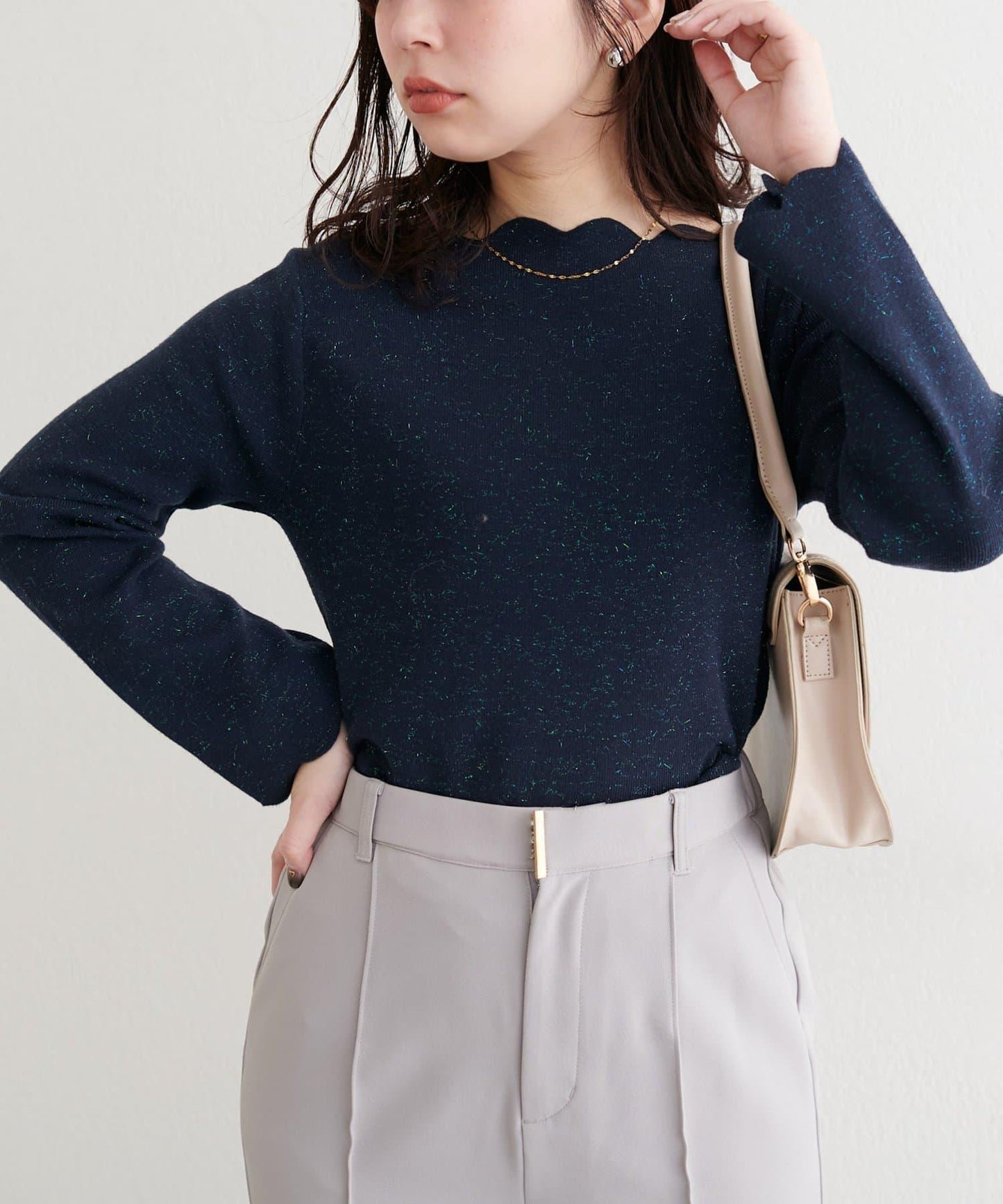 波浪邊亮片針織衫