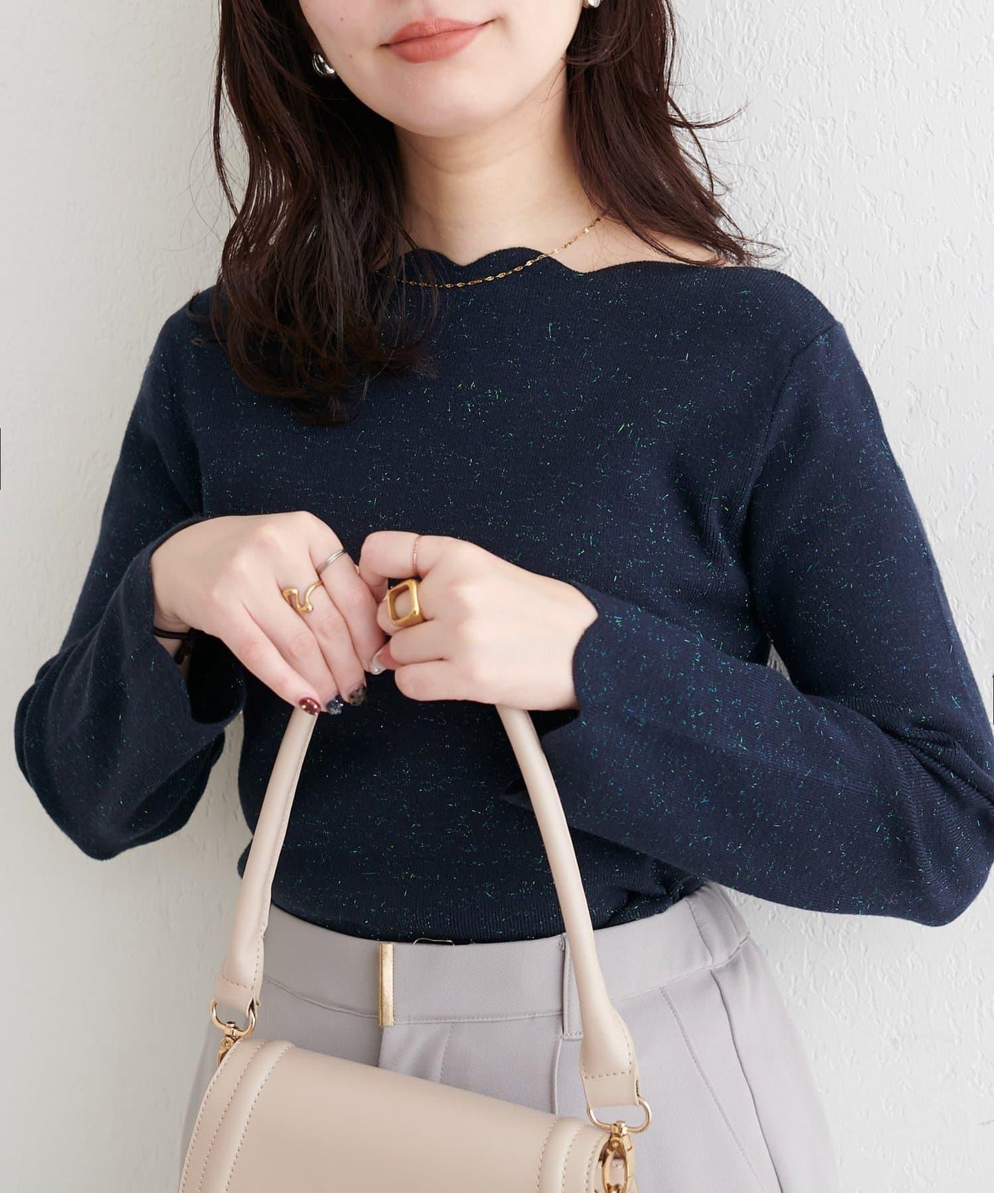 波浪邊亮片針織衫