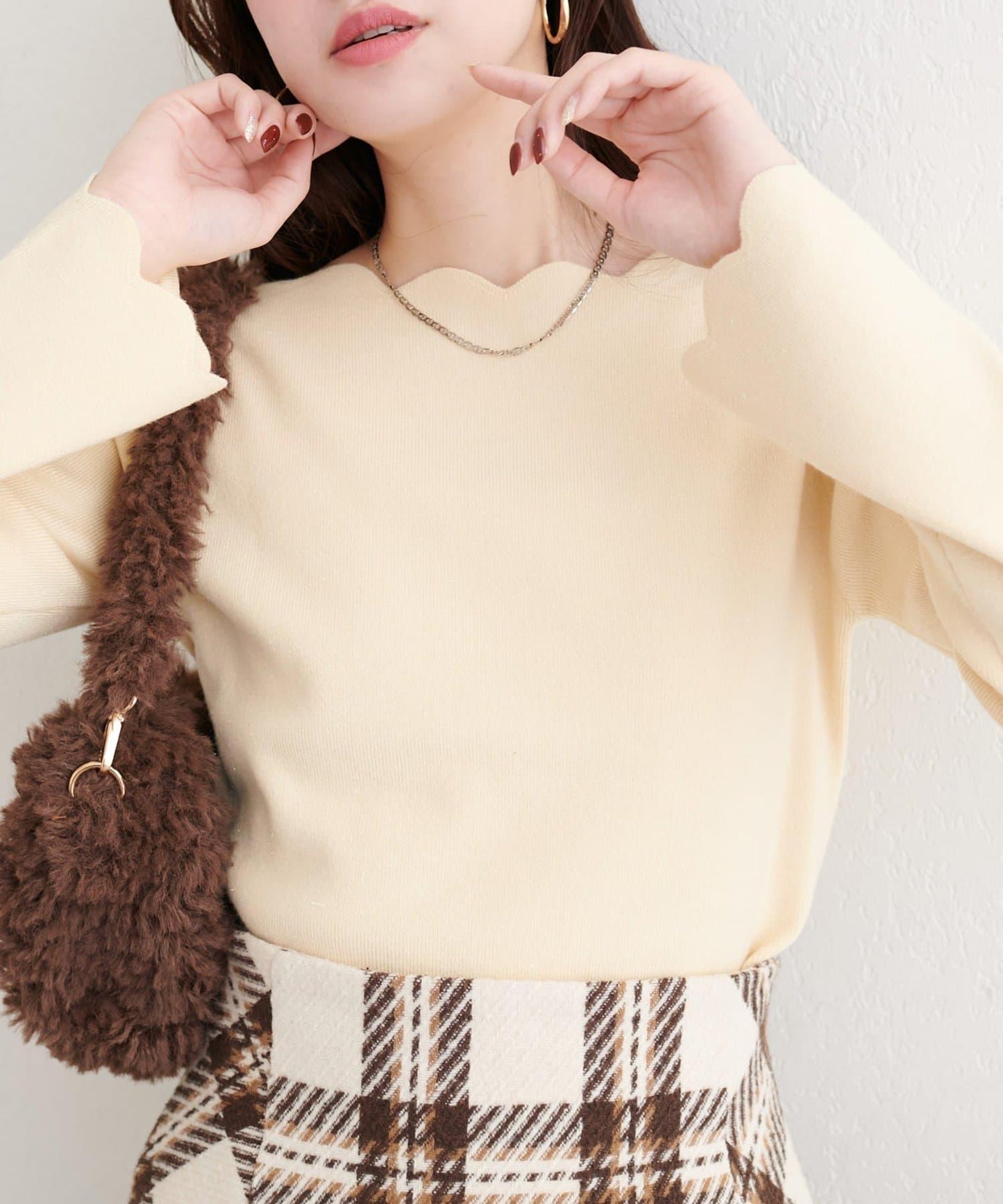 波浪邊亮片針織衫