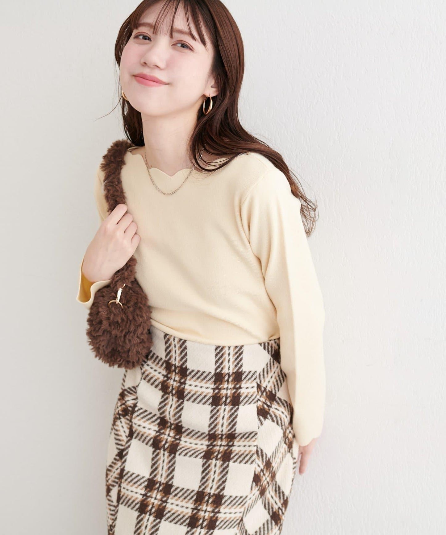 波浪邊亮片針織衫