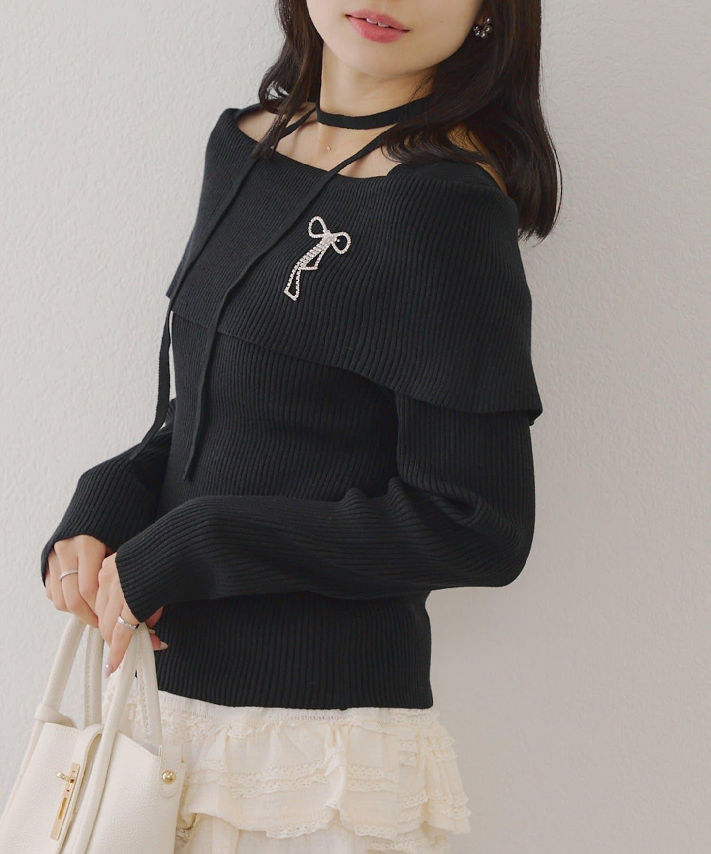 【RMAF】一字肩配胸針針織衫