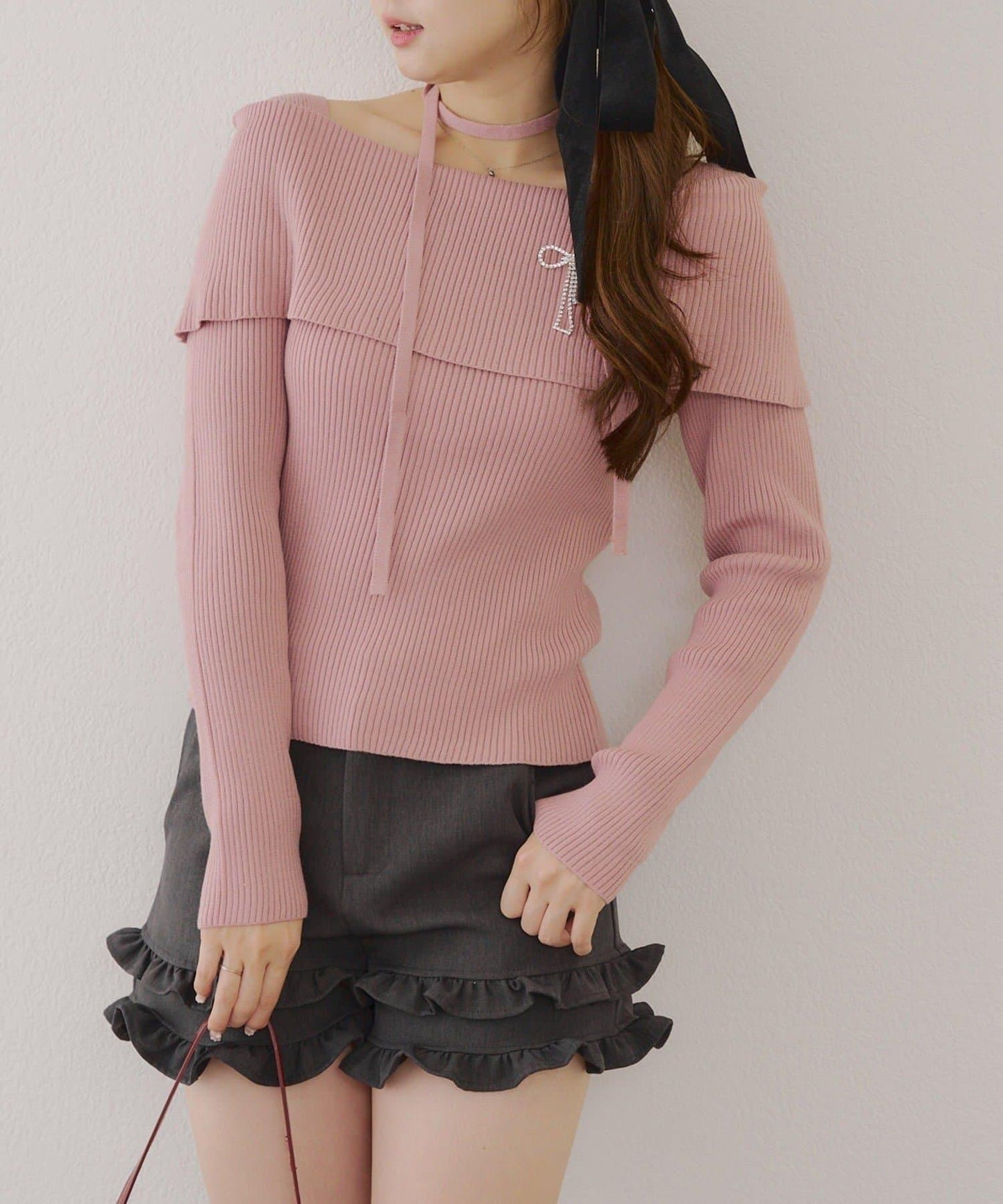 【RMAF】一字肩配胸針針織衫