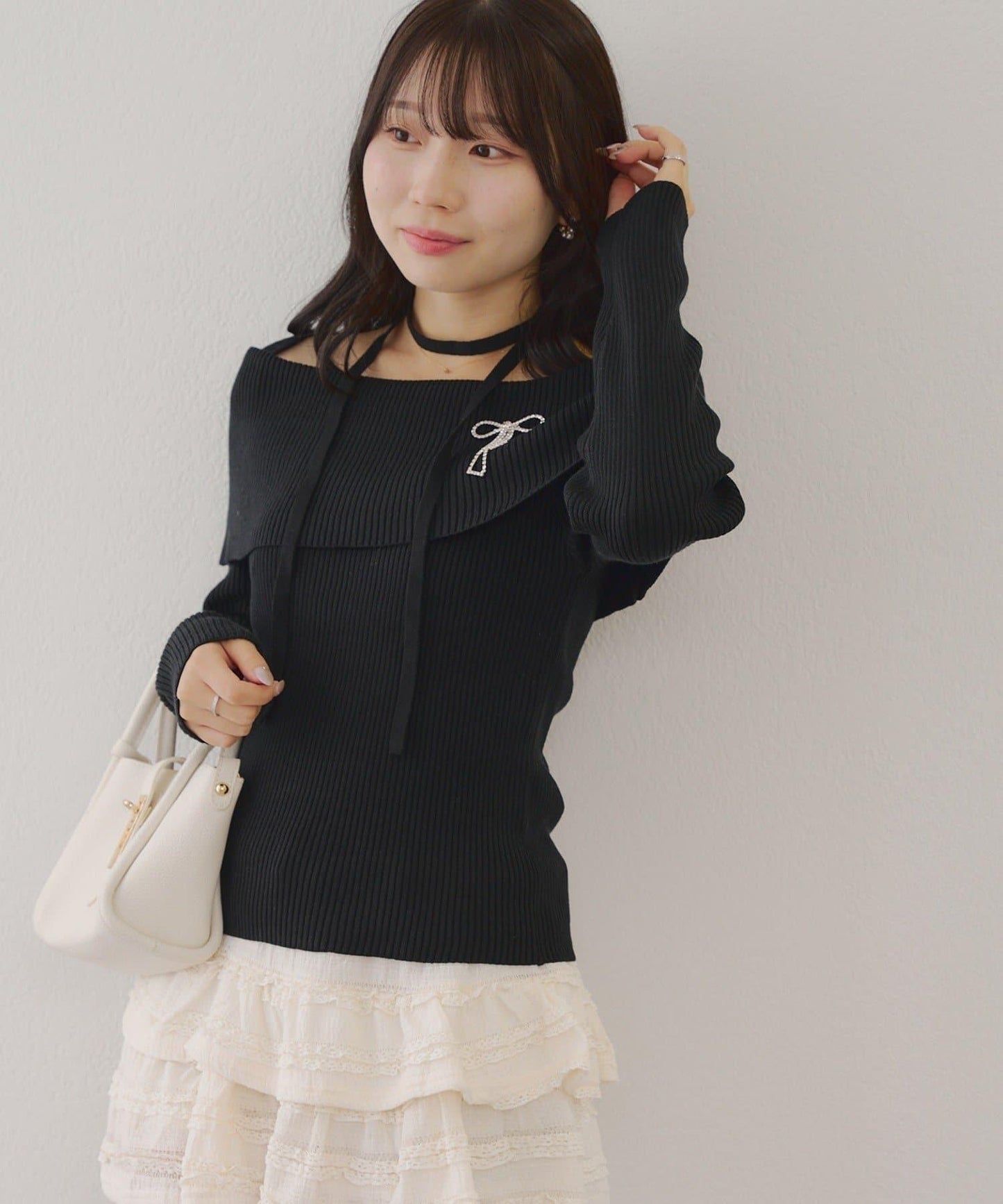 【RMAF】一字肩配胸針針織衫