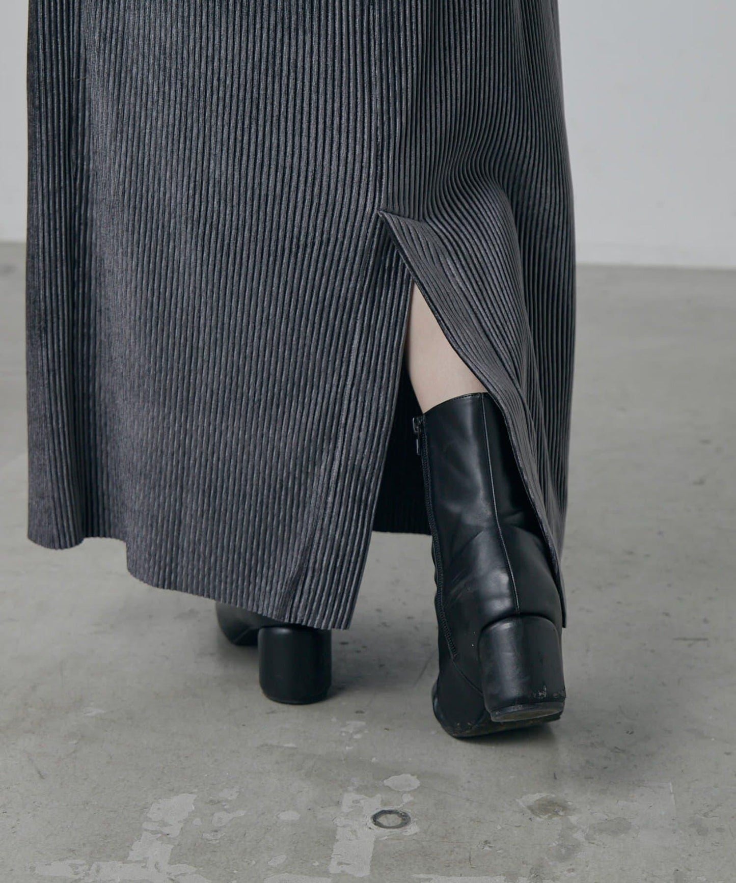 天鵝絨百褶修身半身裙