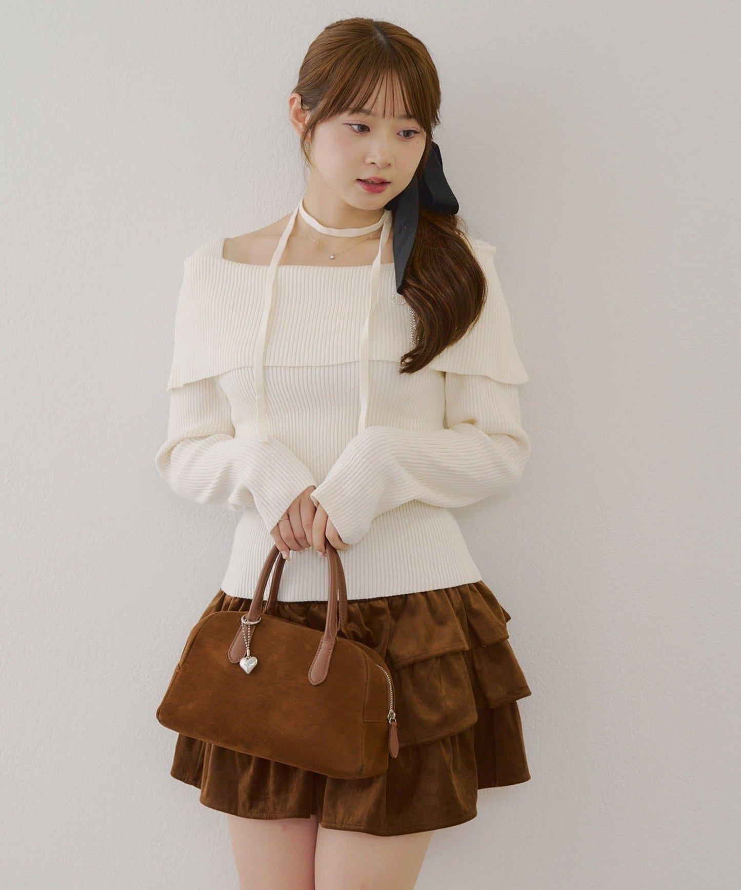 【RMAF】一字肩配胸針針織衫