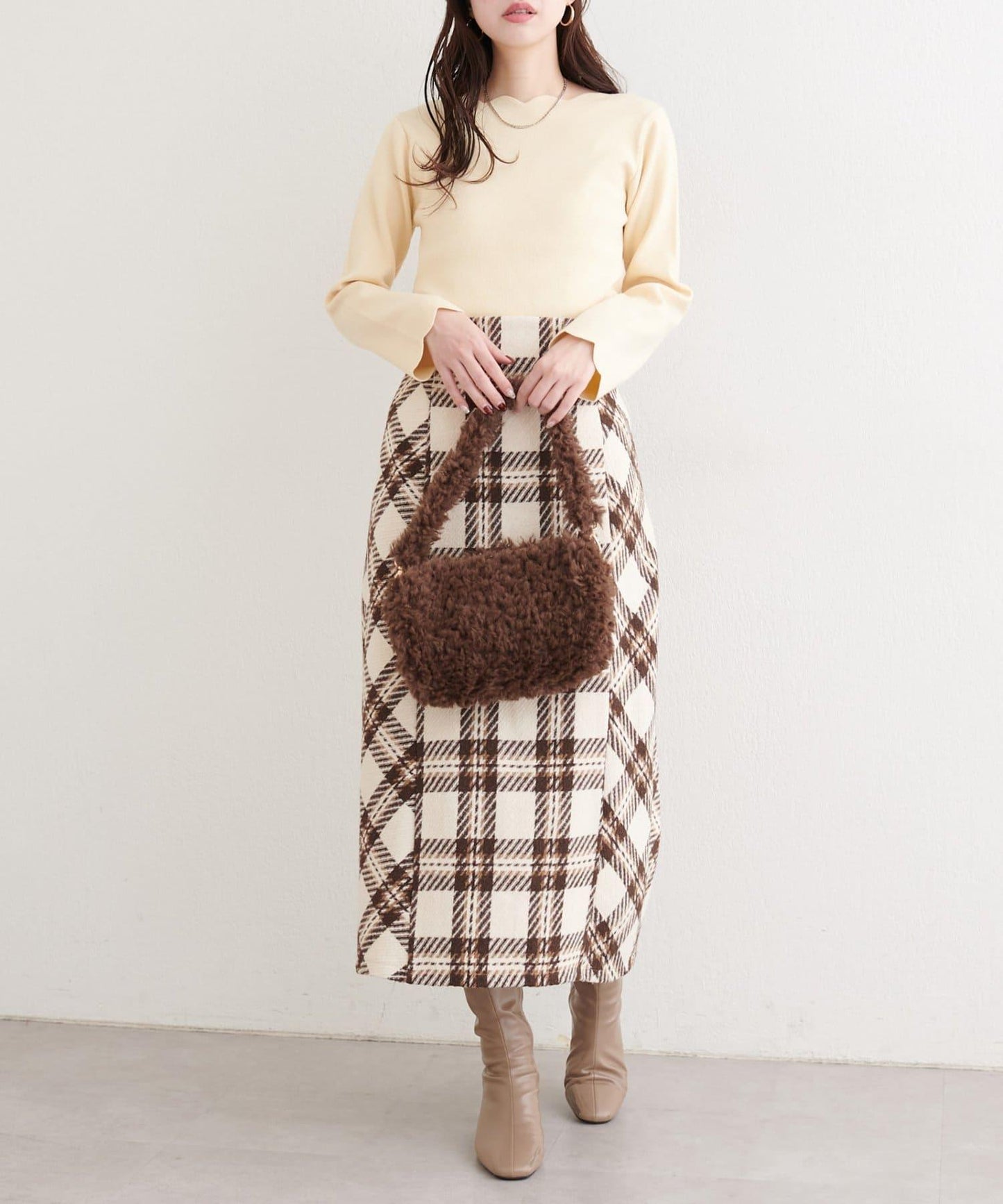 波浪邊亮片針織衫