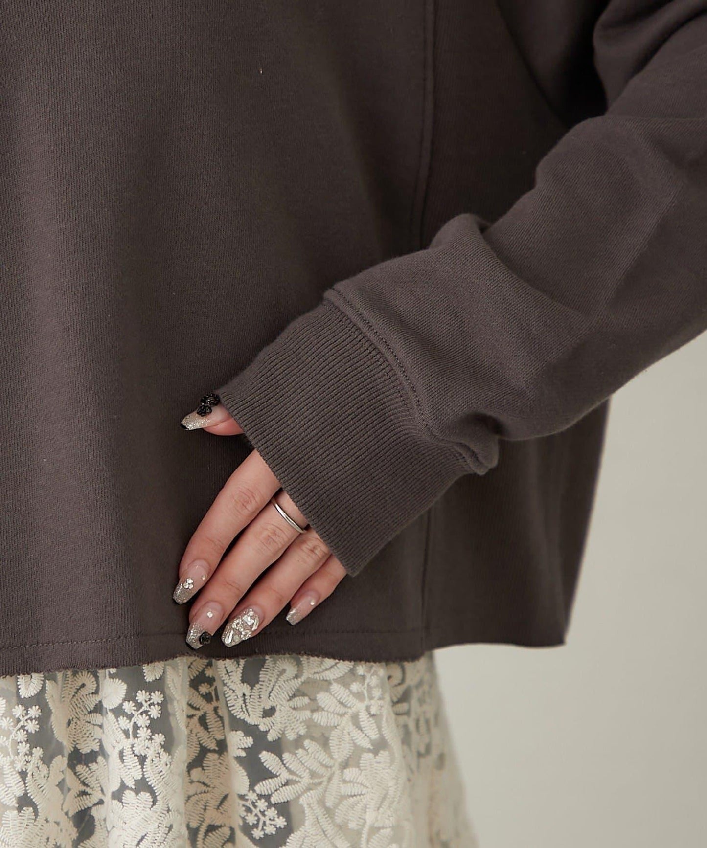 2套裝單品【RMAF】衛衣套頭衫+蕾絲吊帶背心