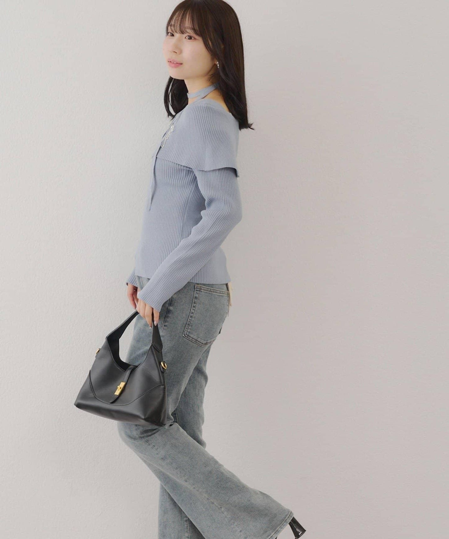 【RMAF】一字肩配胸針針織衫