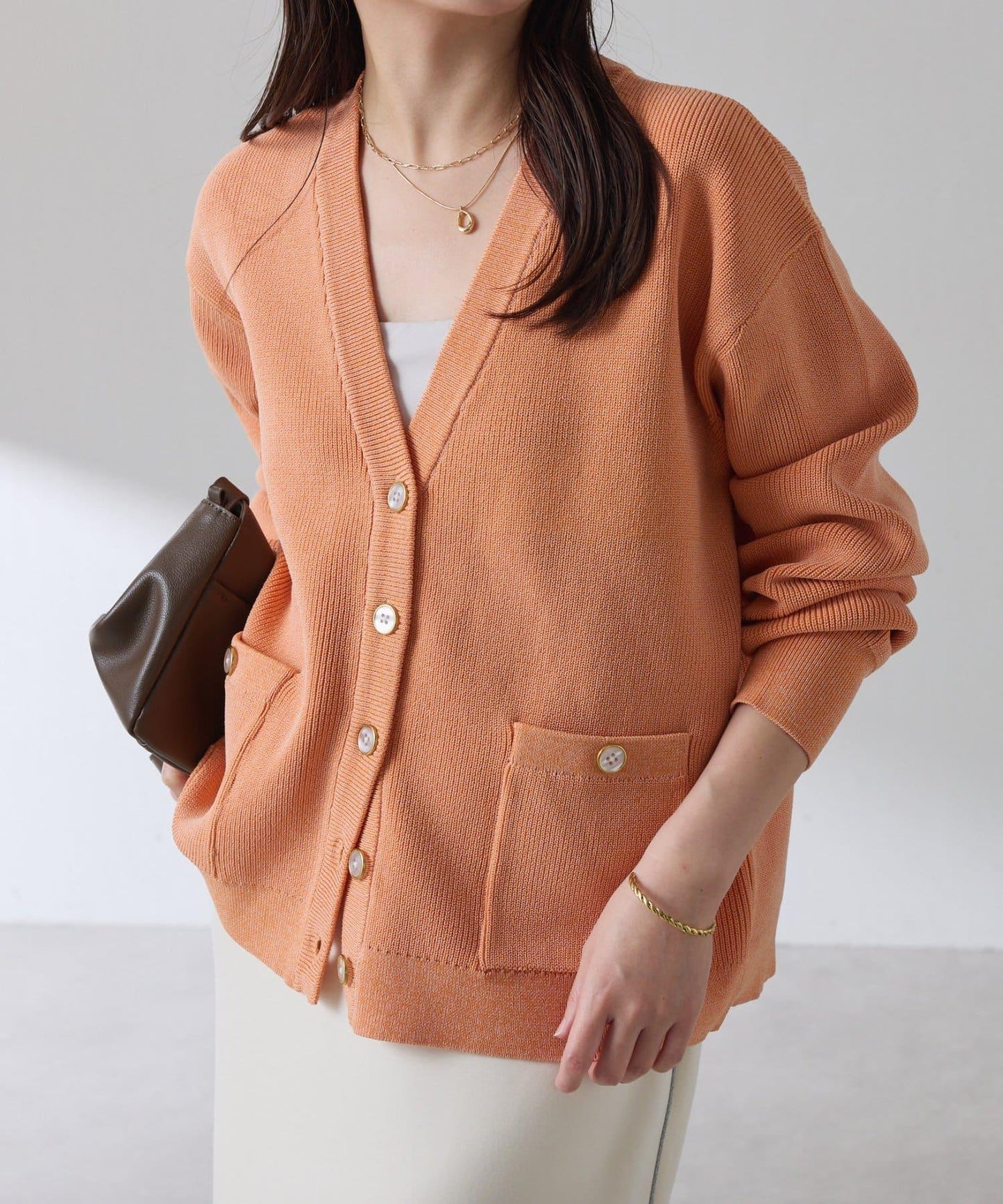 【腰部遮蓋】亮面紐扣開衫