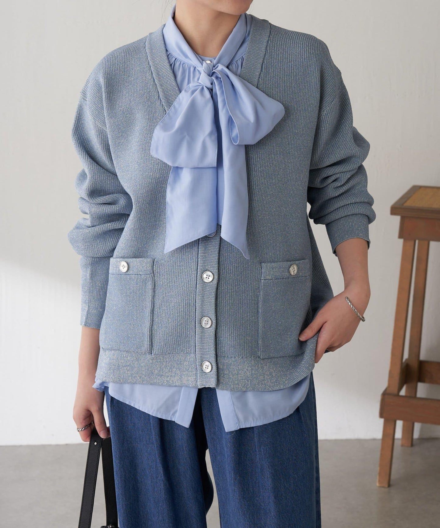 【腰部遮蓋】亮面紐扣開衫