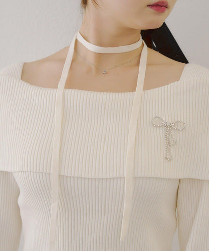 【RMAF】一字肩配胸針針織衫