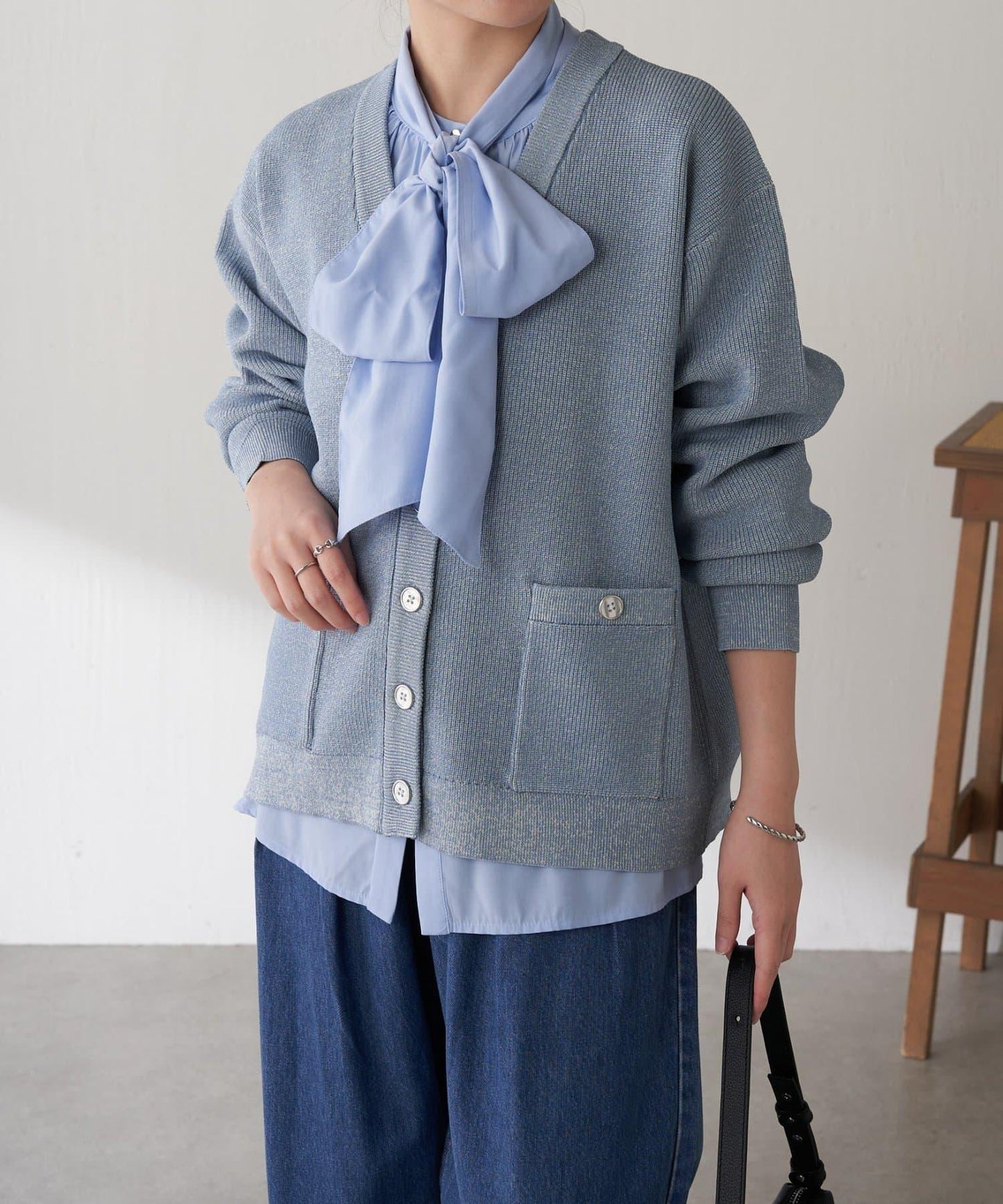 【腰部遮蓋】亮面紐扣開衫