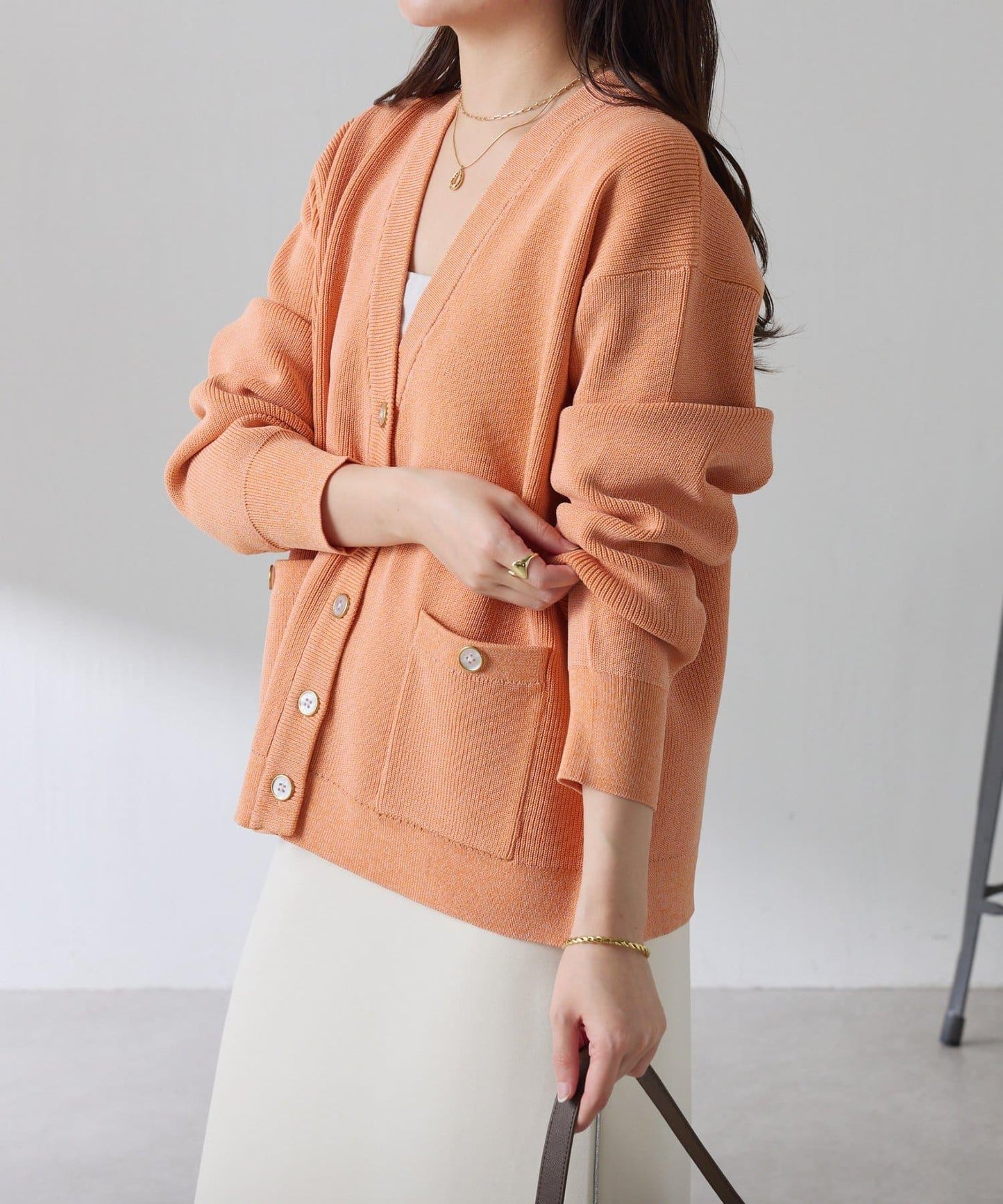 【腰部遮蓋】亮面紐扣開衫