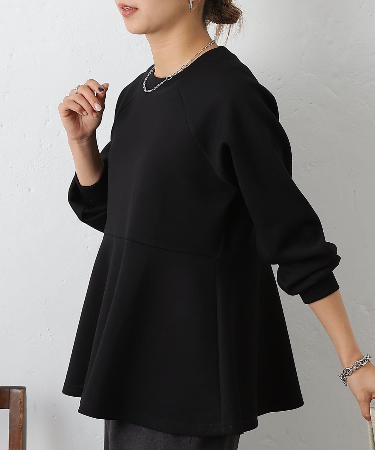 箱型荷葉邊下襬套頭衫