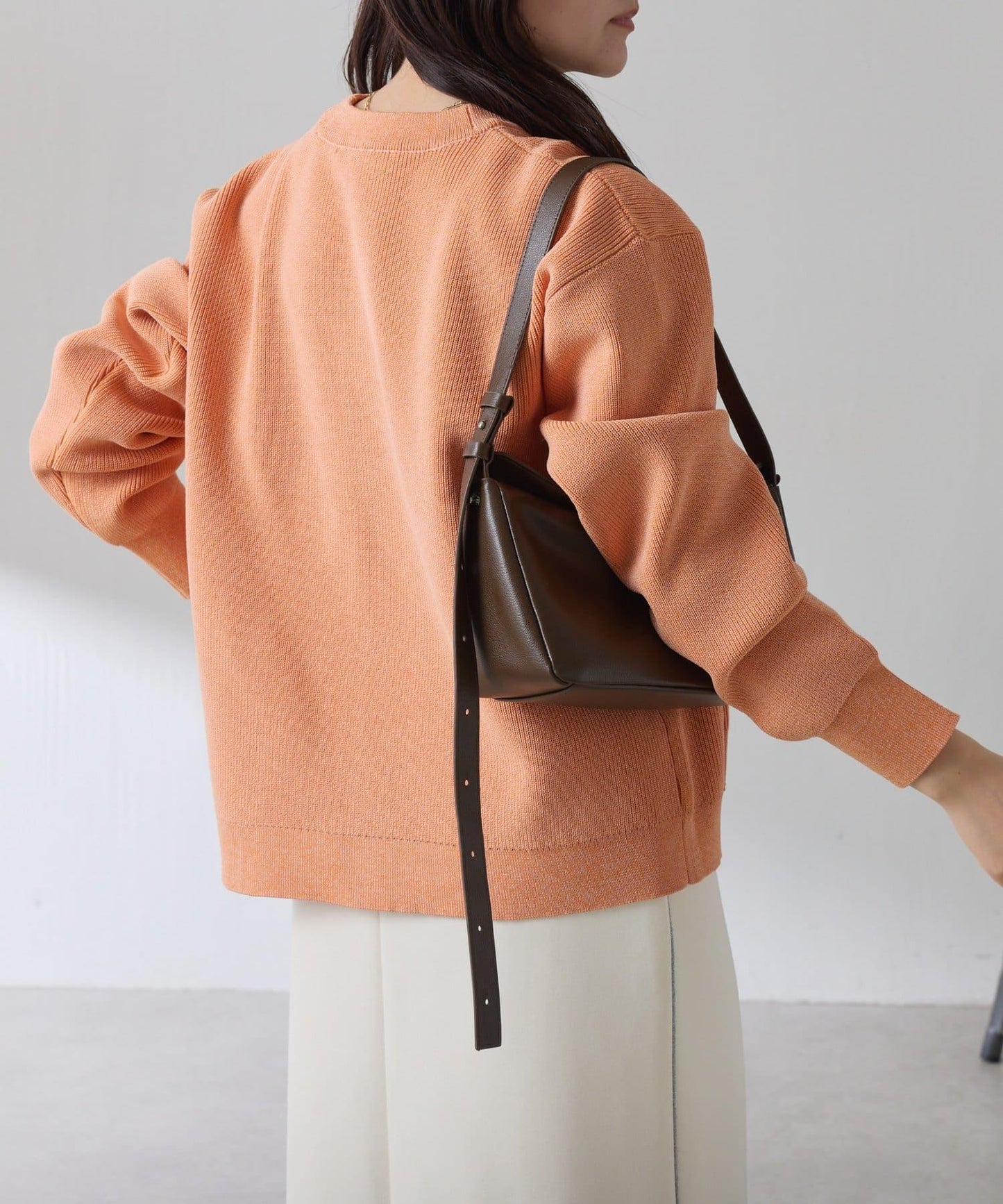 【腰部遮蓋】亮面紐扣開衫