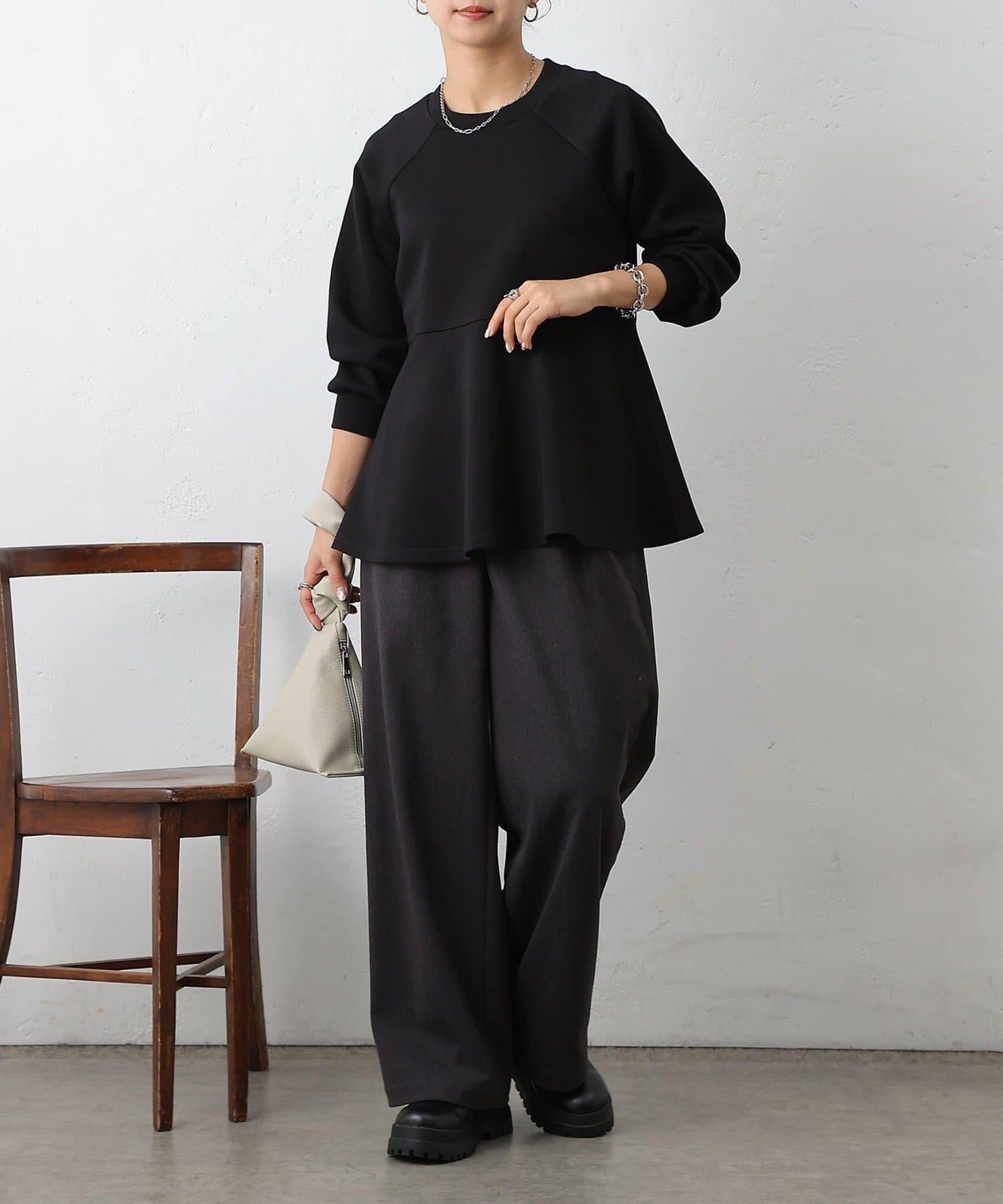 箱型荷葉邊下襬套頭衫