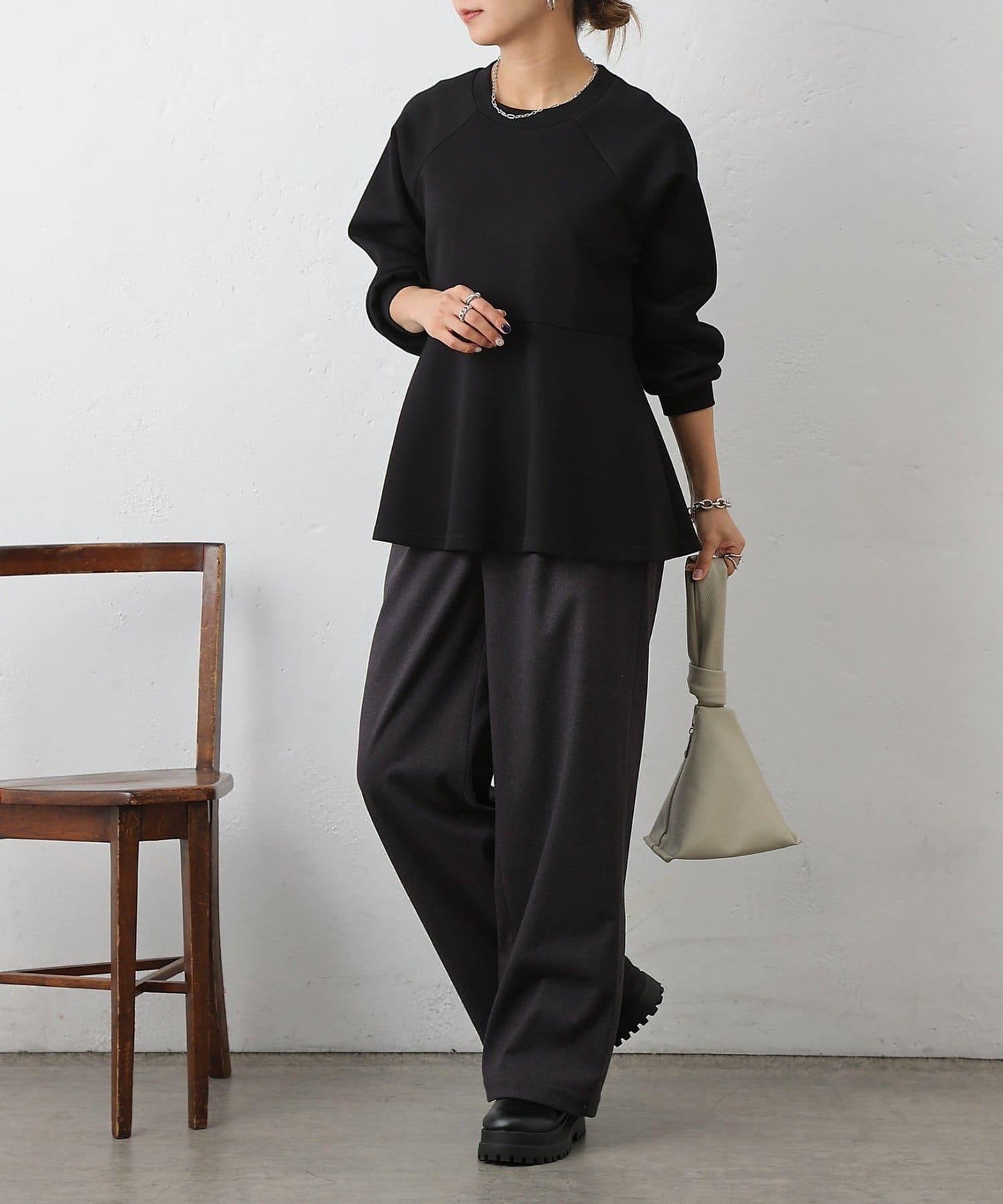 箱型荷葉邊下襬套頭衫