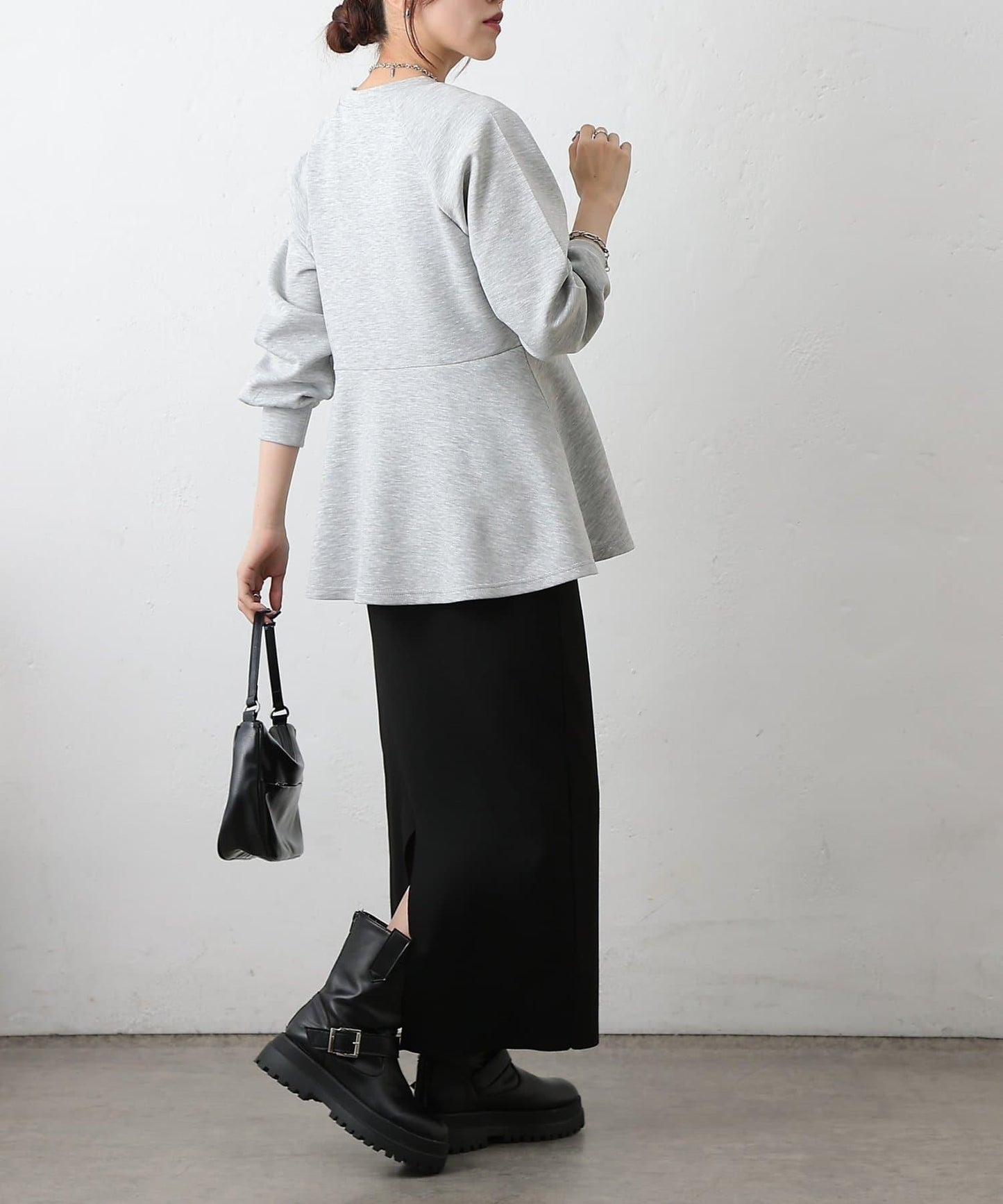 箱型荷葉邊下襬套頭衫